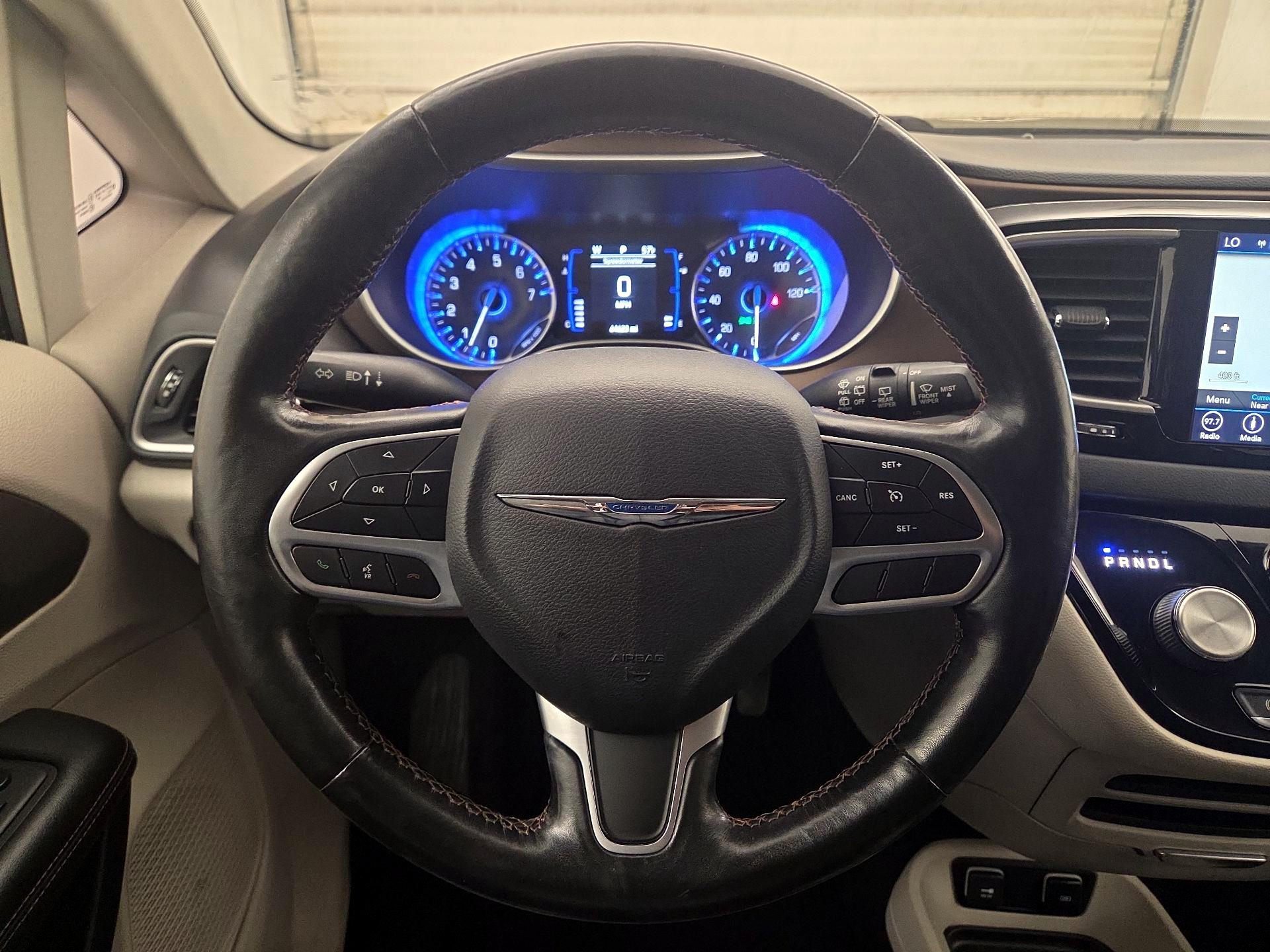 Thumbnail: 2019 Chrysler Pacifica - 10