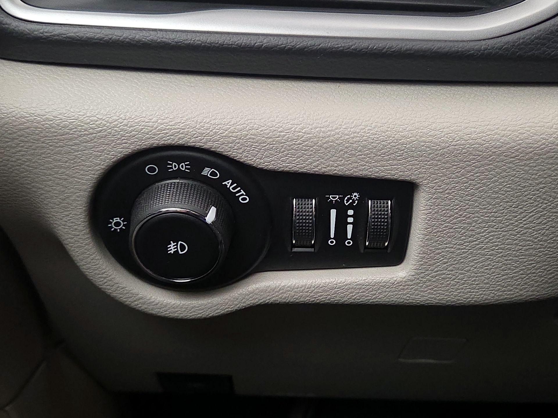 Thumbnail: 2019 Chrysler Pacifica - 13