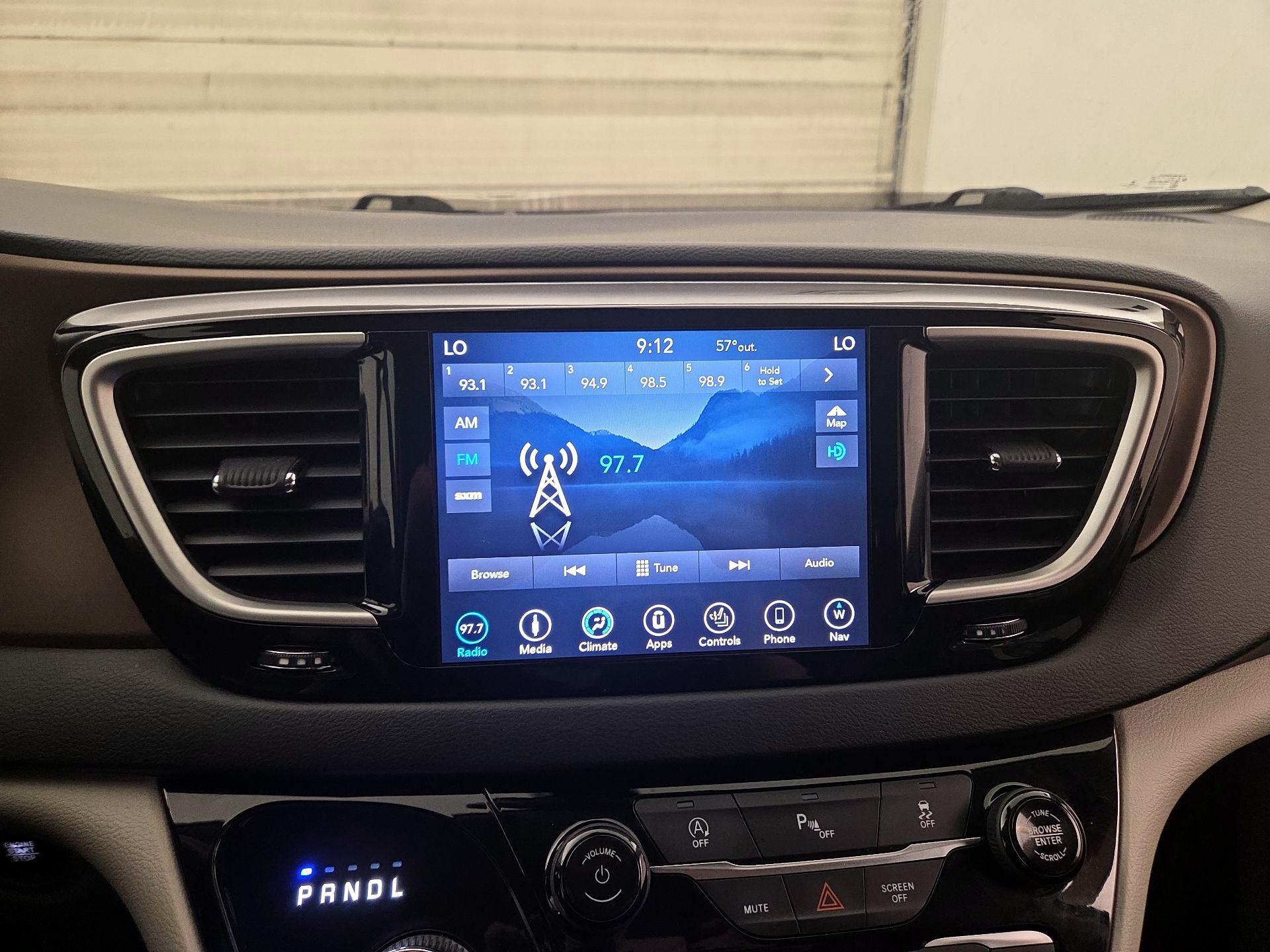 Thumbnail: 2019 Chrysler Pacifica - 16