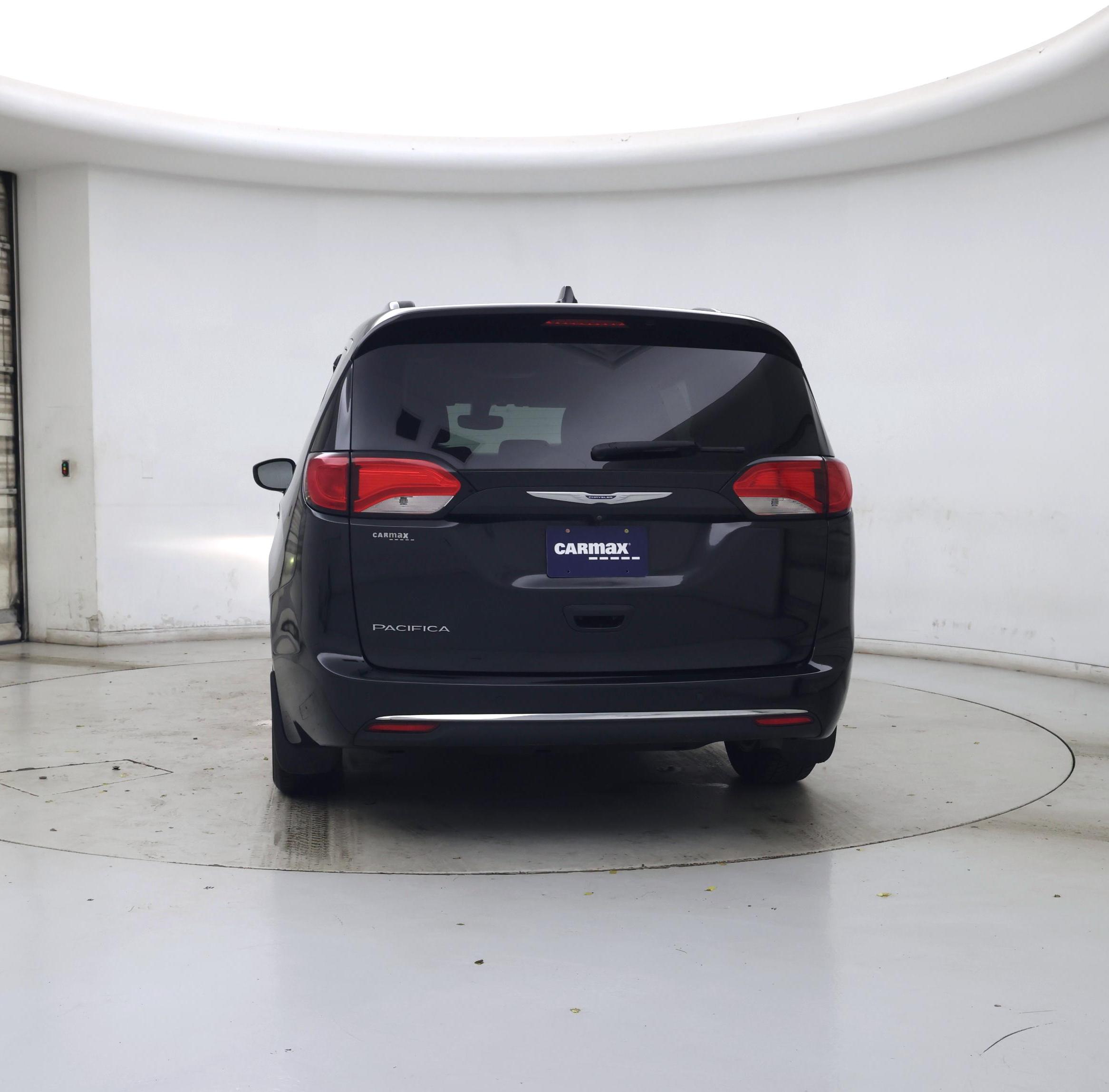 Thumbnail: 2019 Chrysler Pacifica - 6