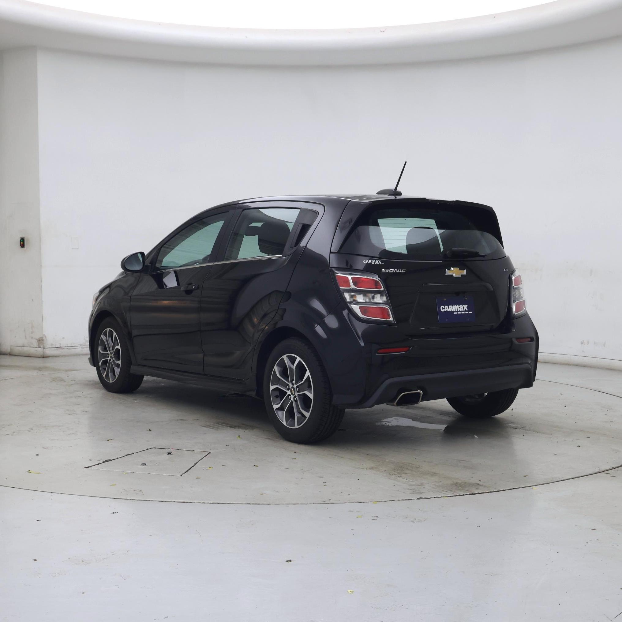 Thumbnail: 2017 Chevrolet Sonic - 2