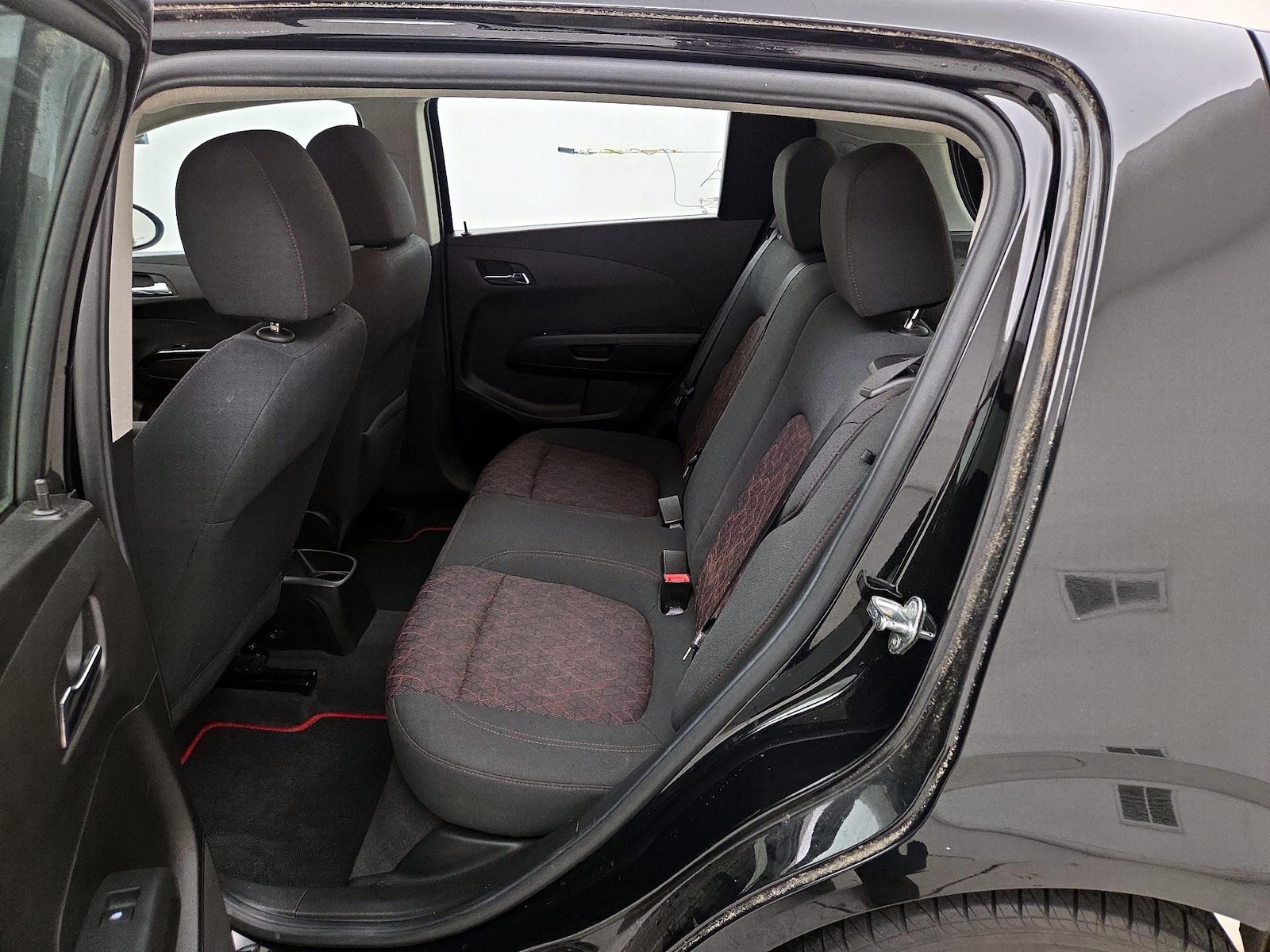 2017 Chevrolet Sonic LT - Photo 20