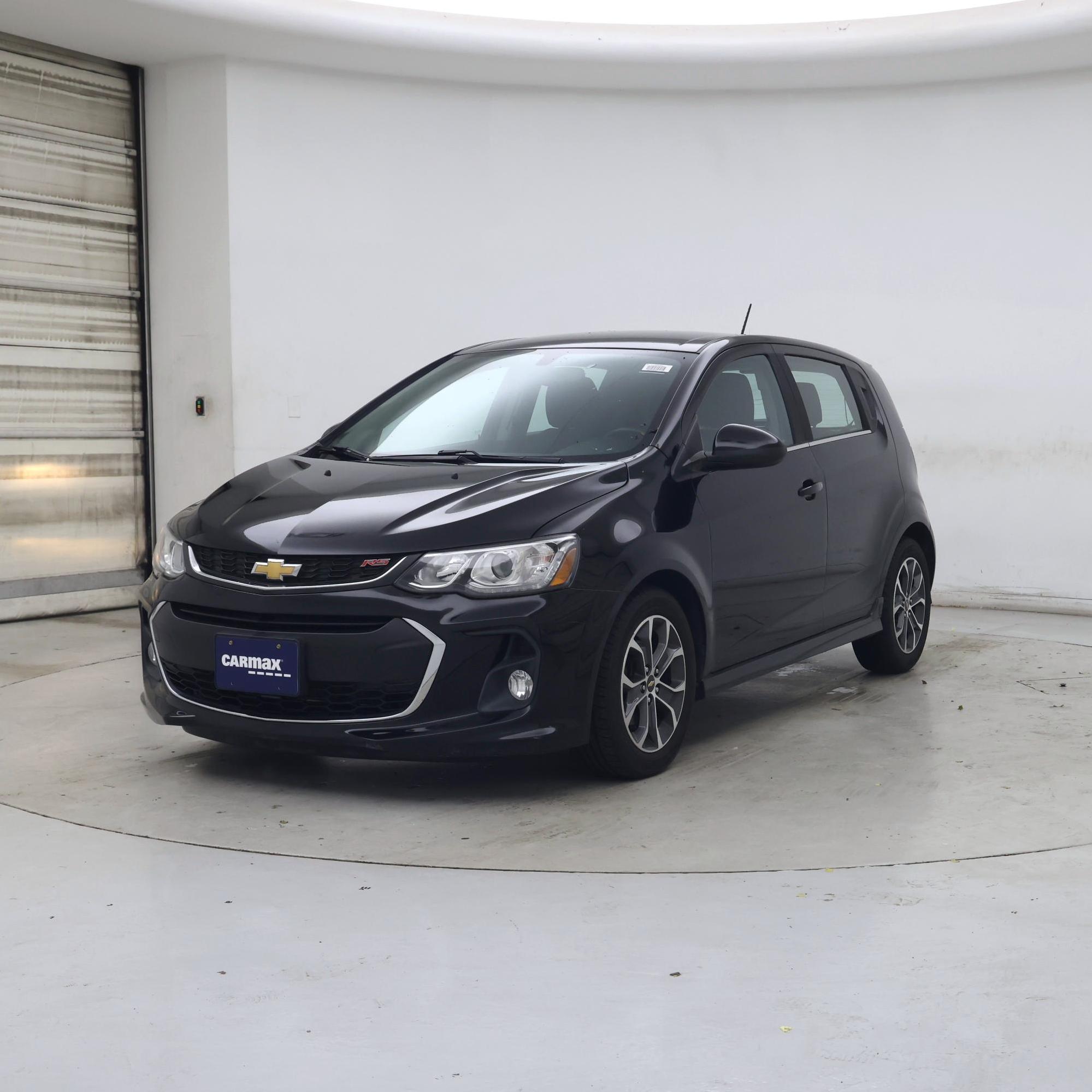 Thumbnail: 2017 Chevrolet Sonic - 4