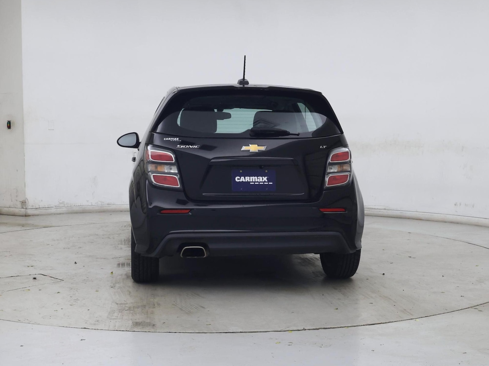2017 Chevrolet Sonic LT - Photo 7