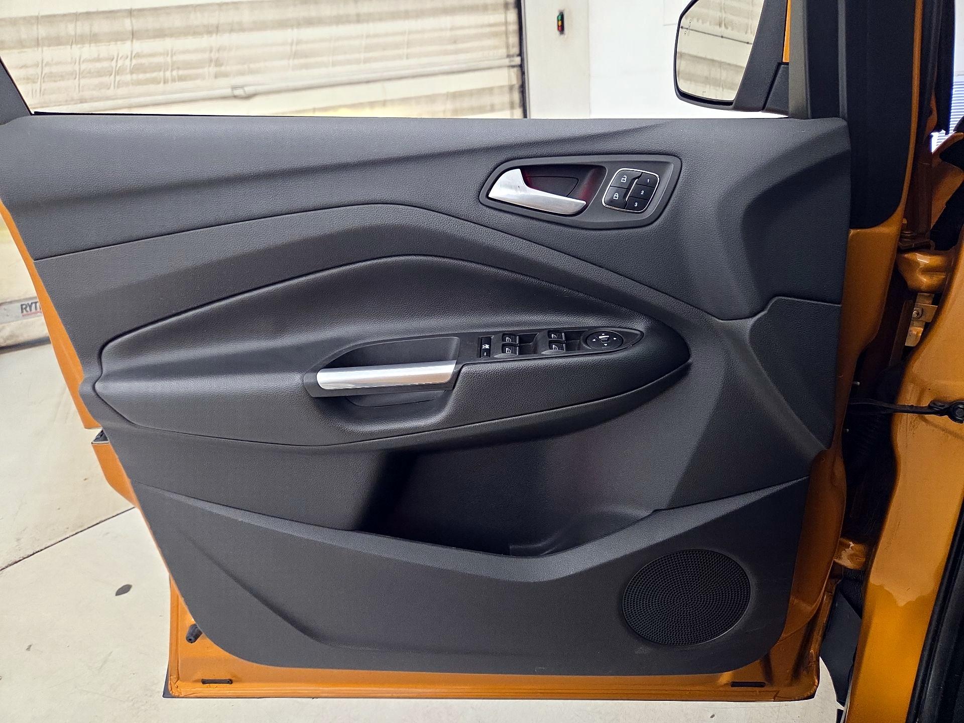 Thumbnail: 2016 Ford Escape - 12