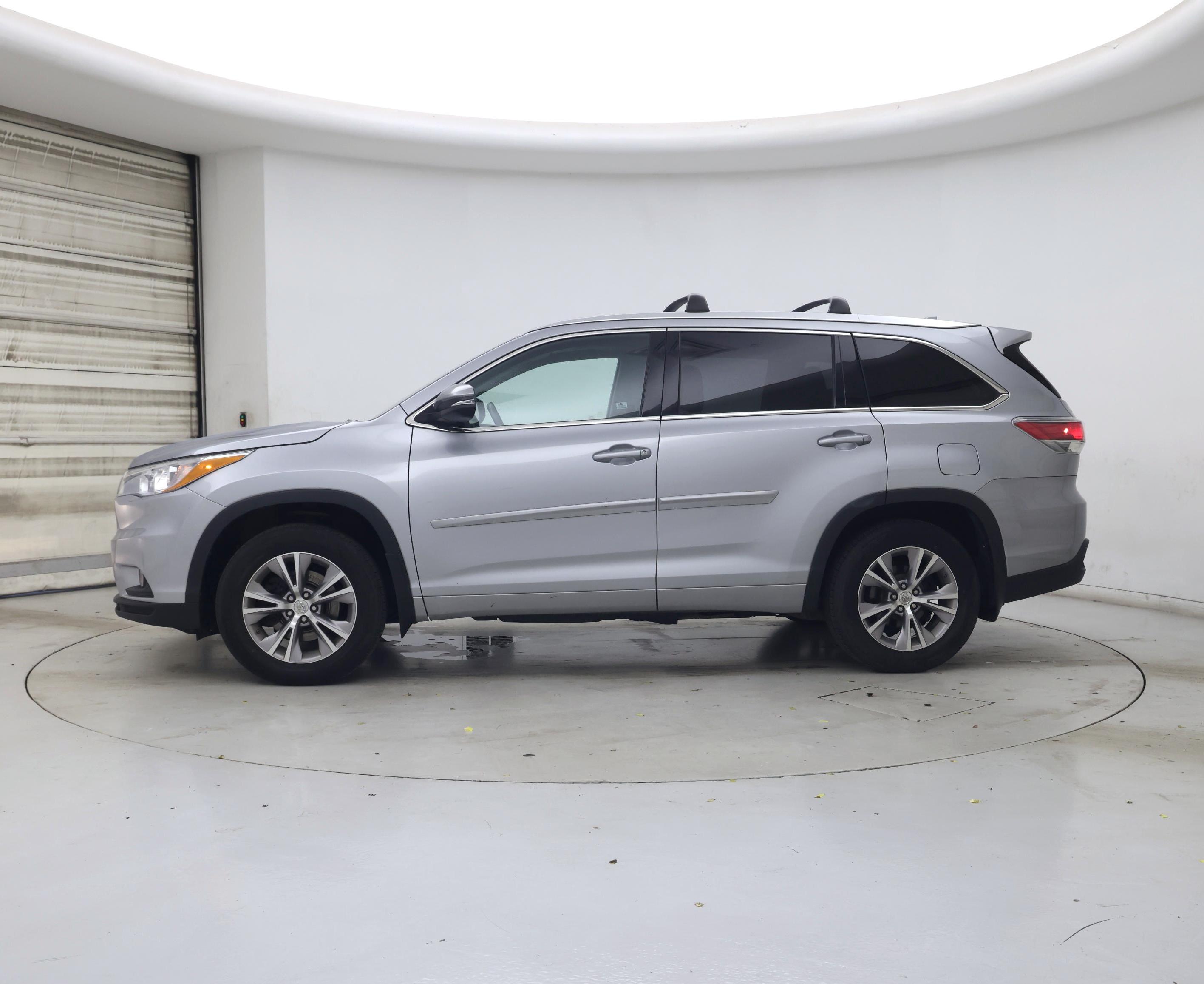Thumbnail: 2015 Toyota Highlander - 3