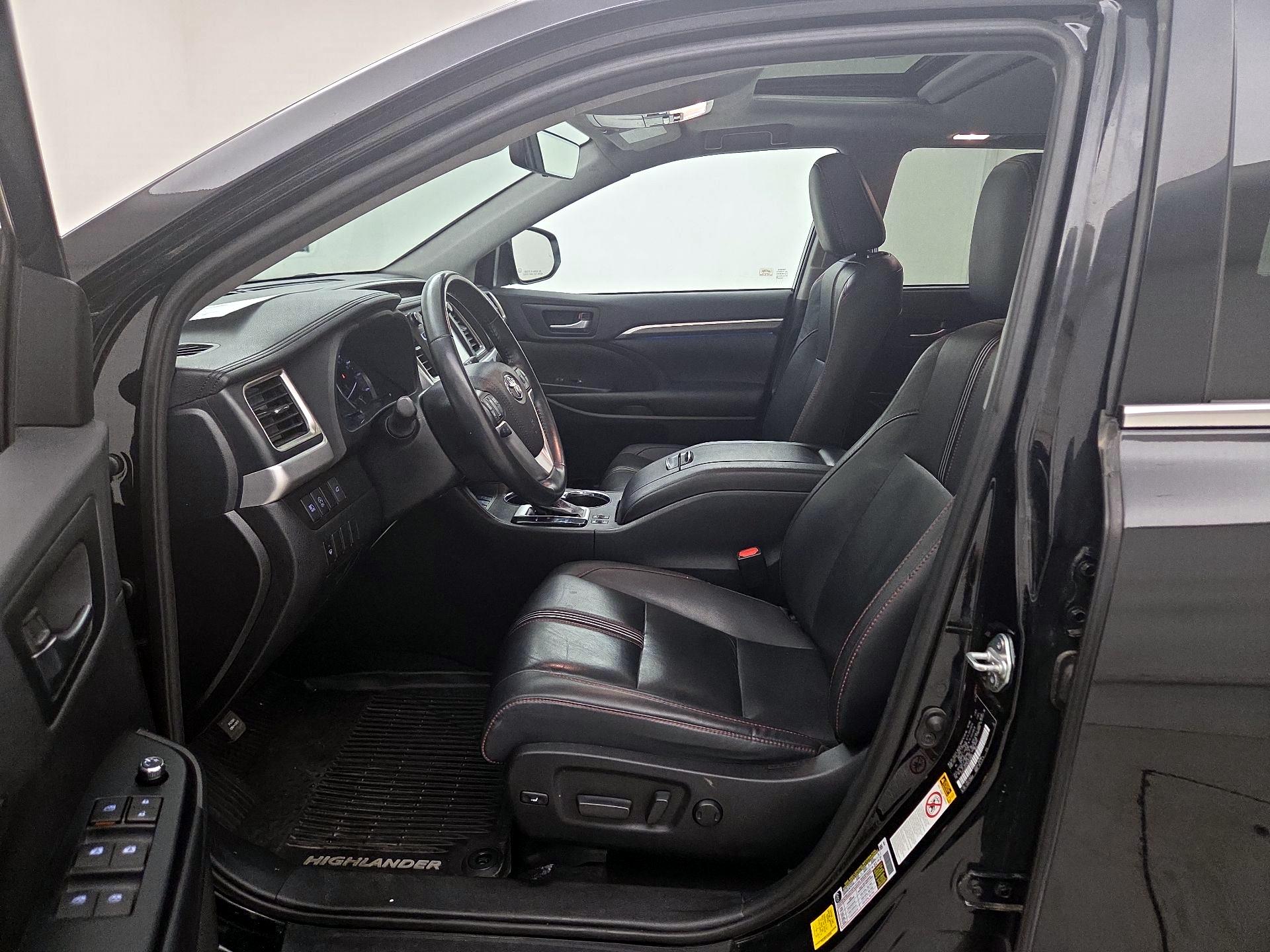 Thumbnail: 2019 Toyota Highlander - 11
