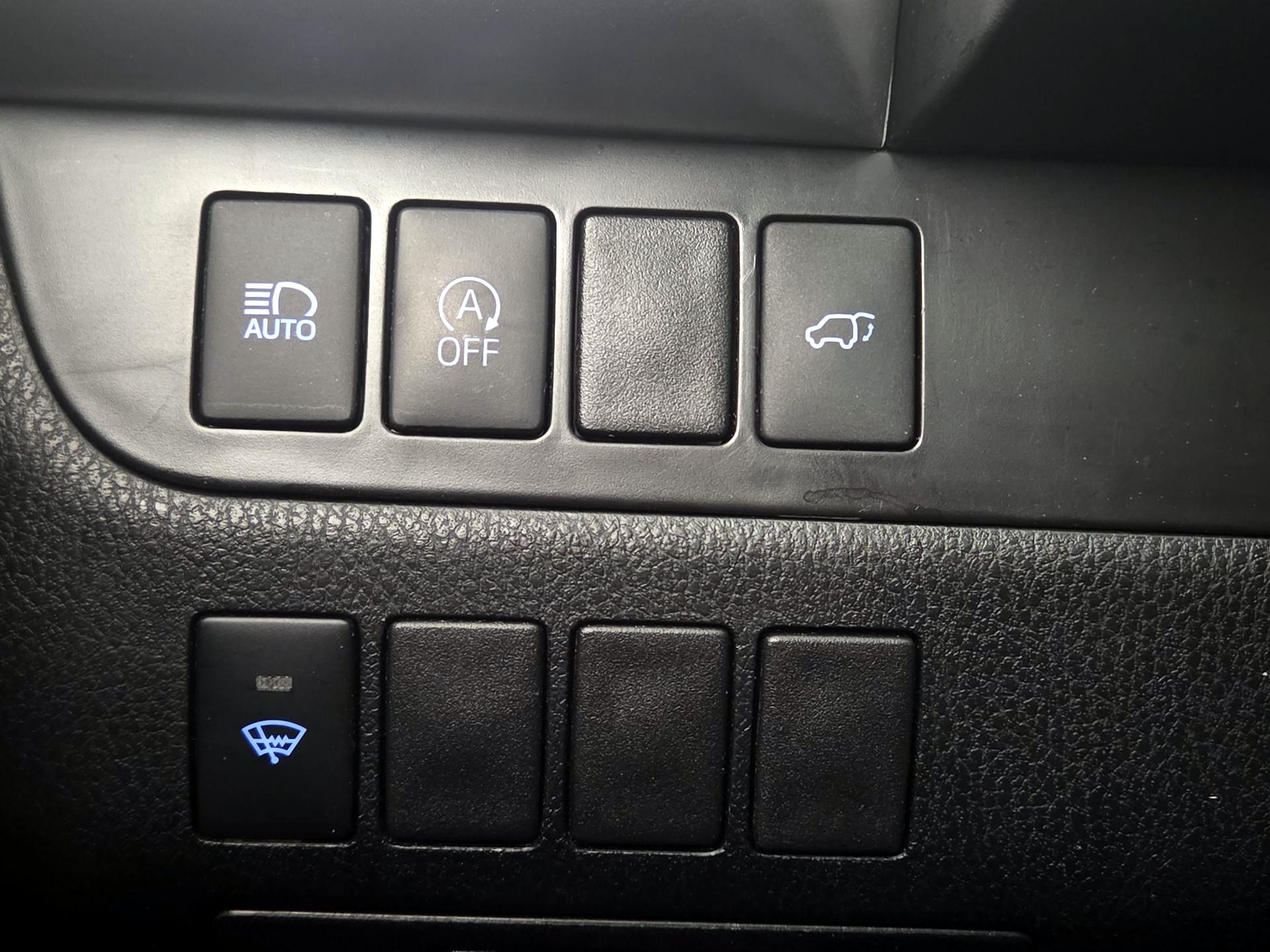 Thumbnail: 2019 Toyota Highlander - 13