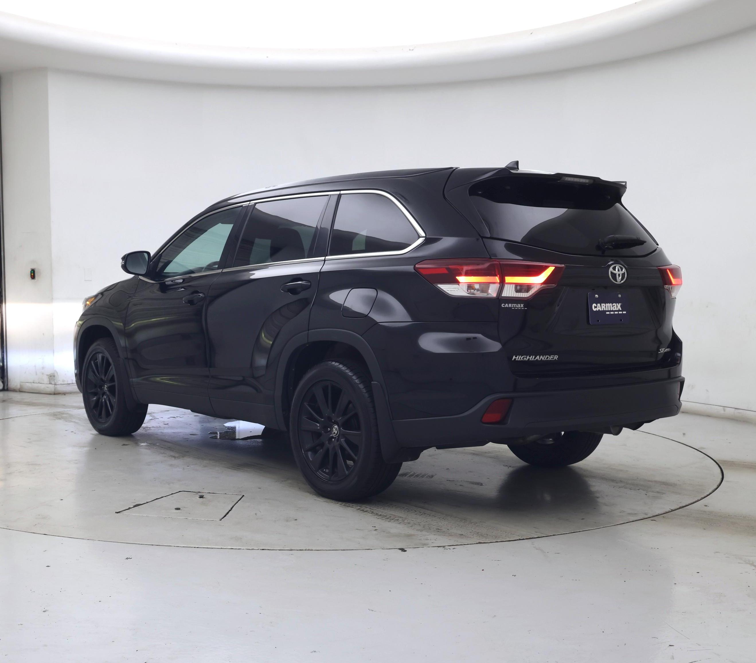 Thumbnail: 2019 Toyota Highlander - 2