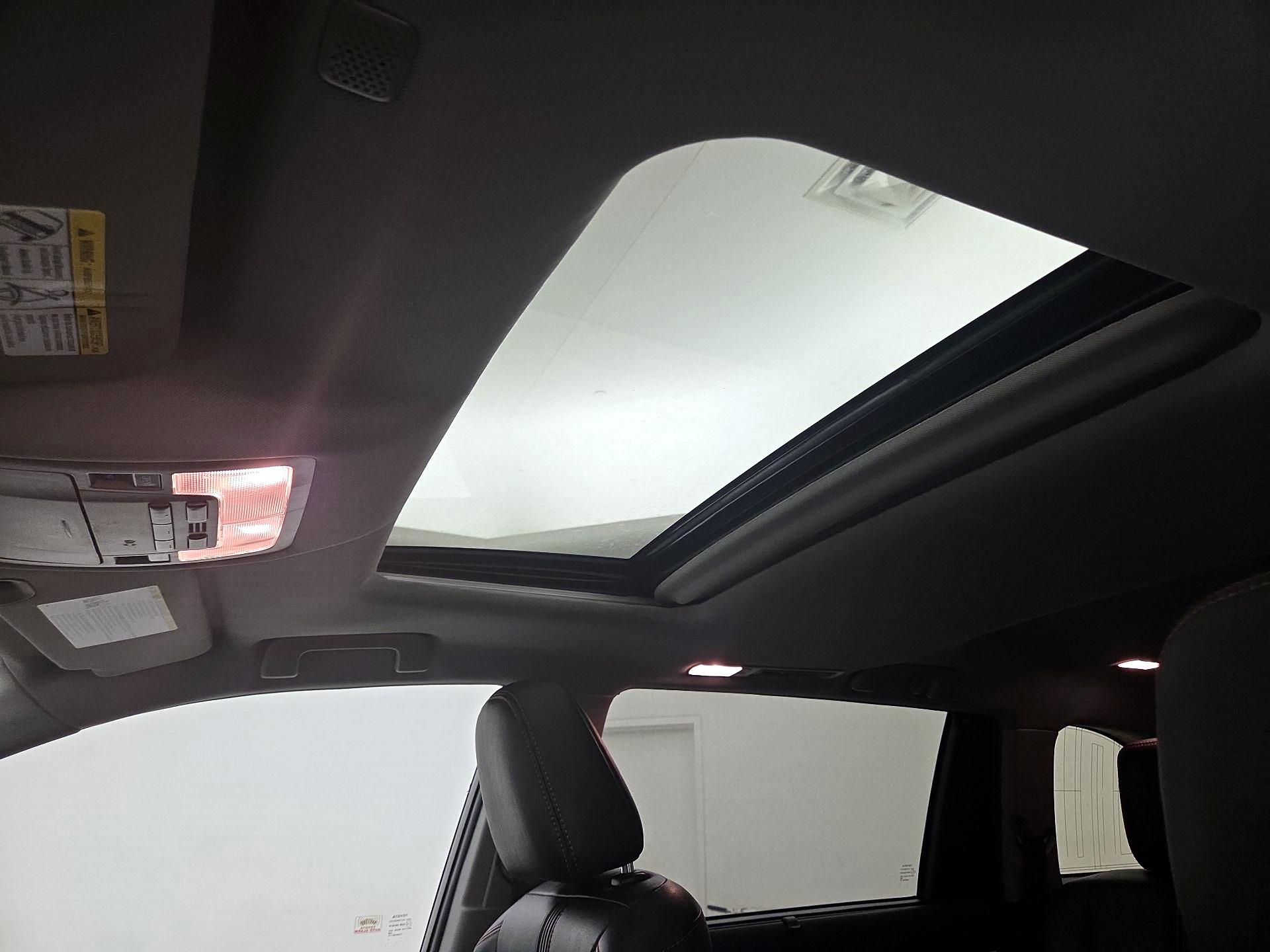 Thumbnail: 2019 Toyota Highlander - 20