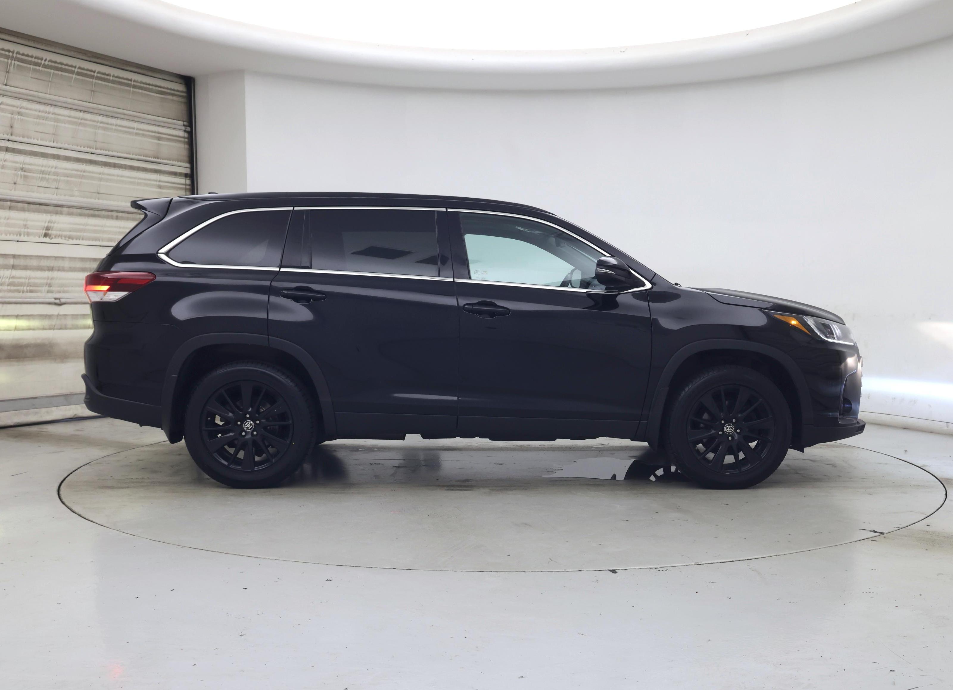 Thumbnail: 2019 Toyota Highlander - 7