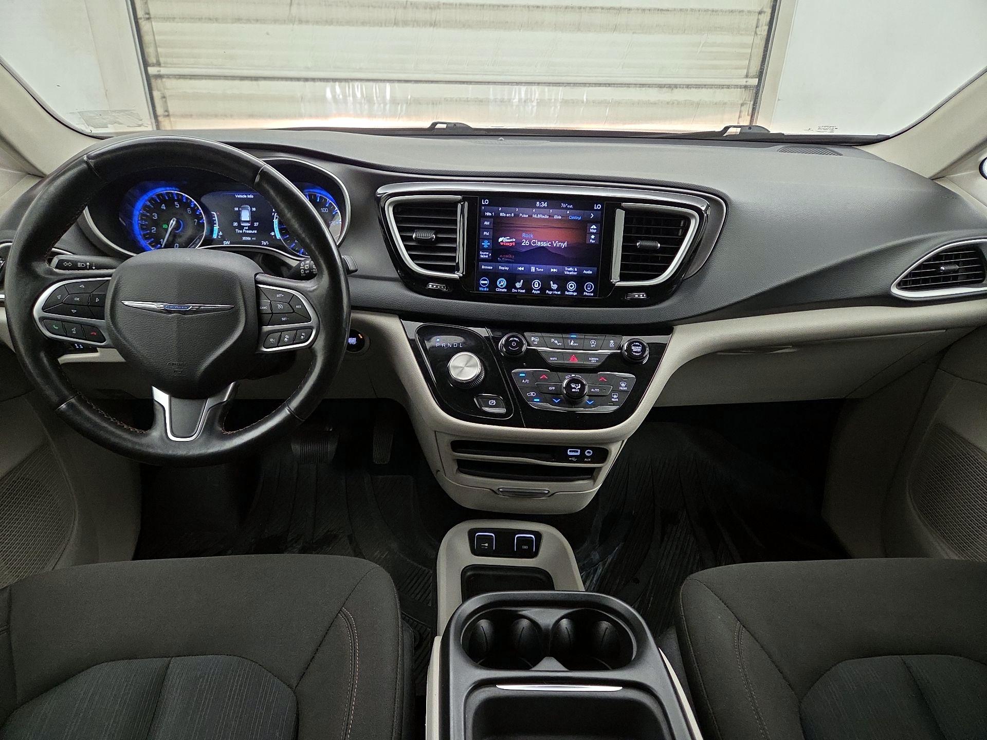 Thumbnail: 2020 Chrysler Pacifica - 9