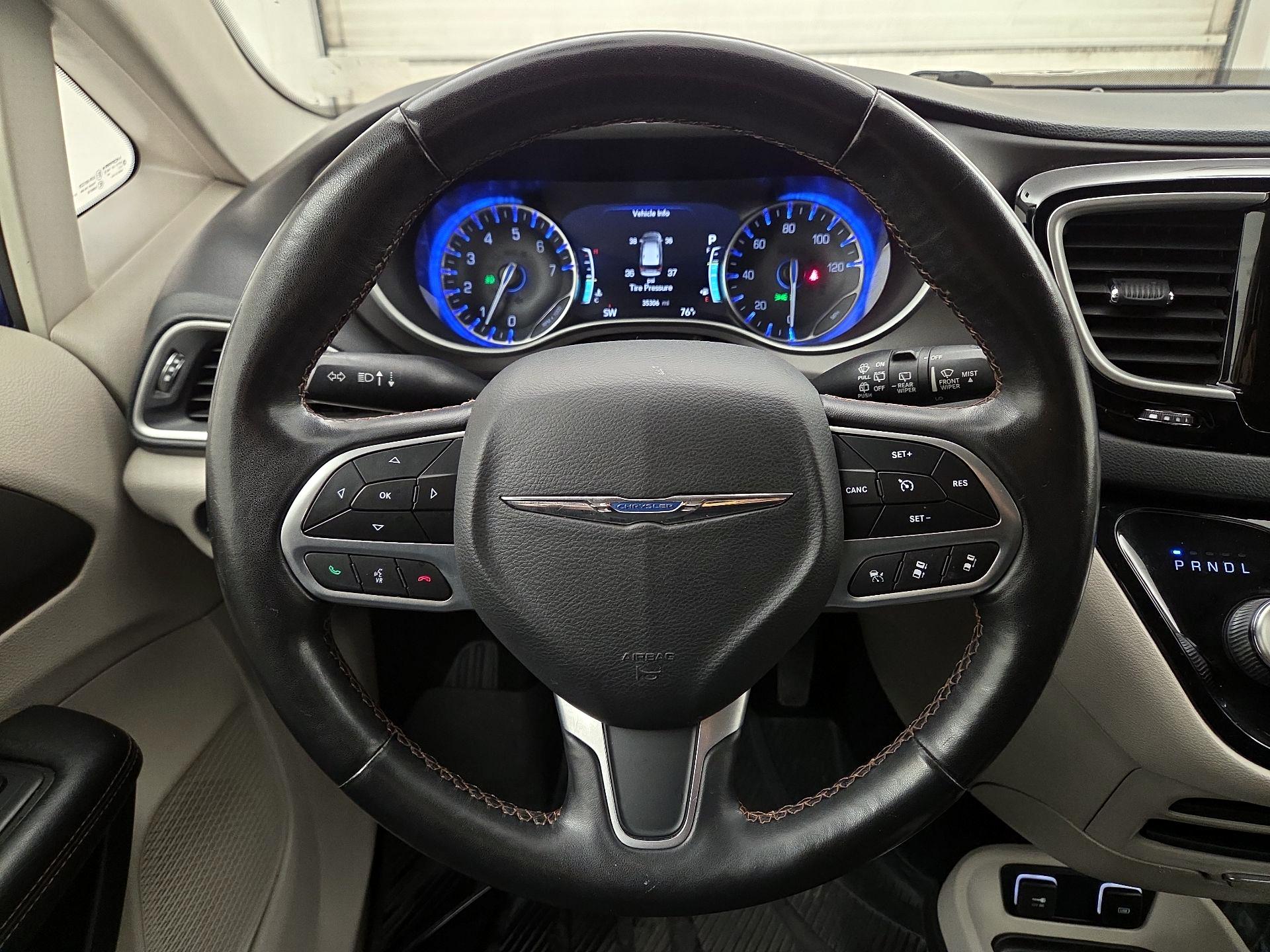 Thumbnail: 2020 Chrysler Pacifica - 10