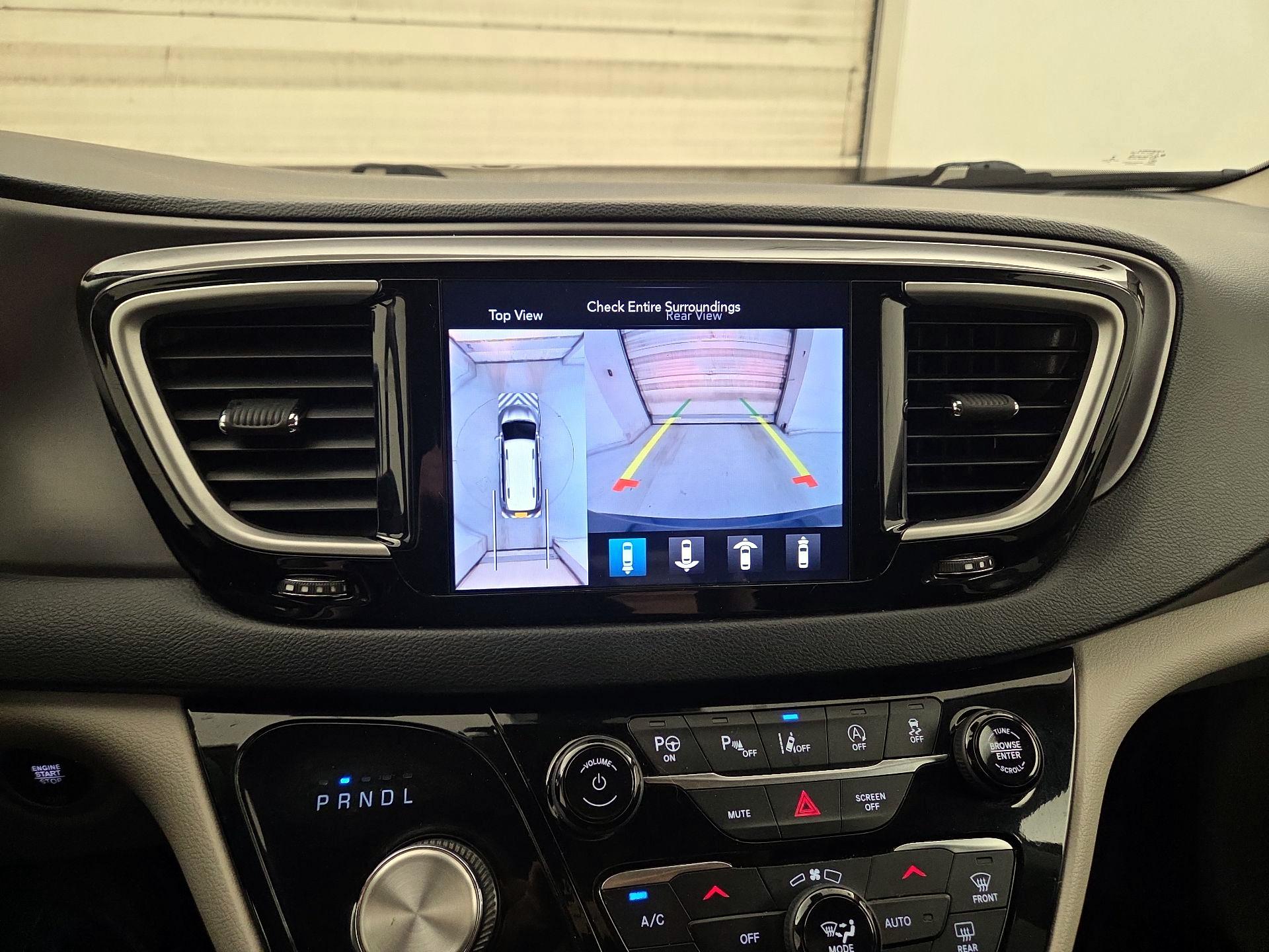 Thumbnail: 2020 Chrysler Pacifica - 14