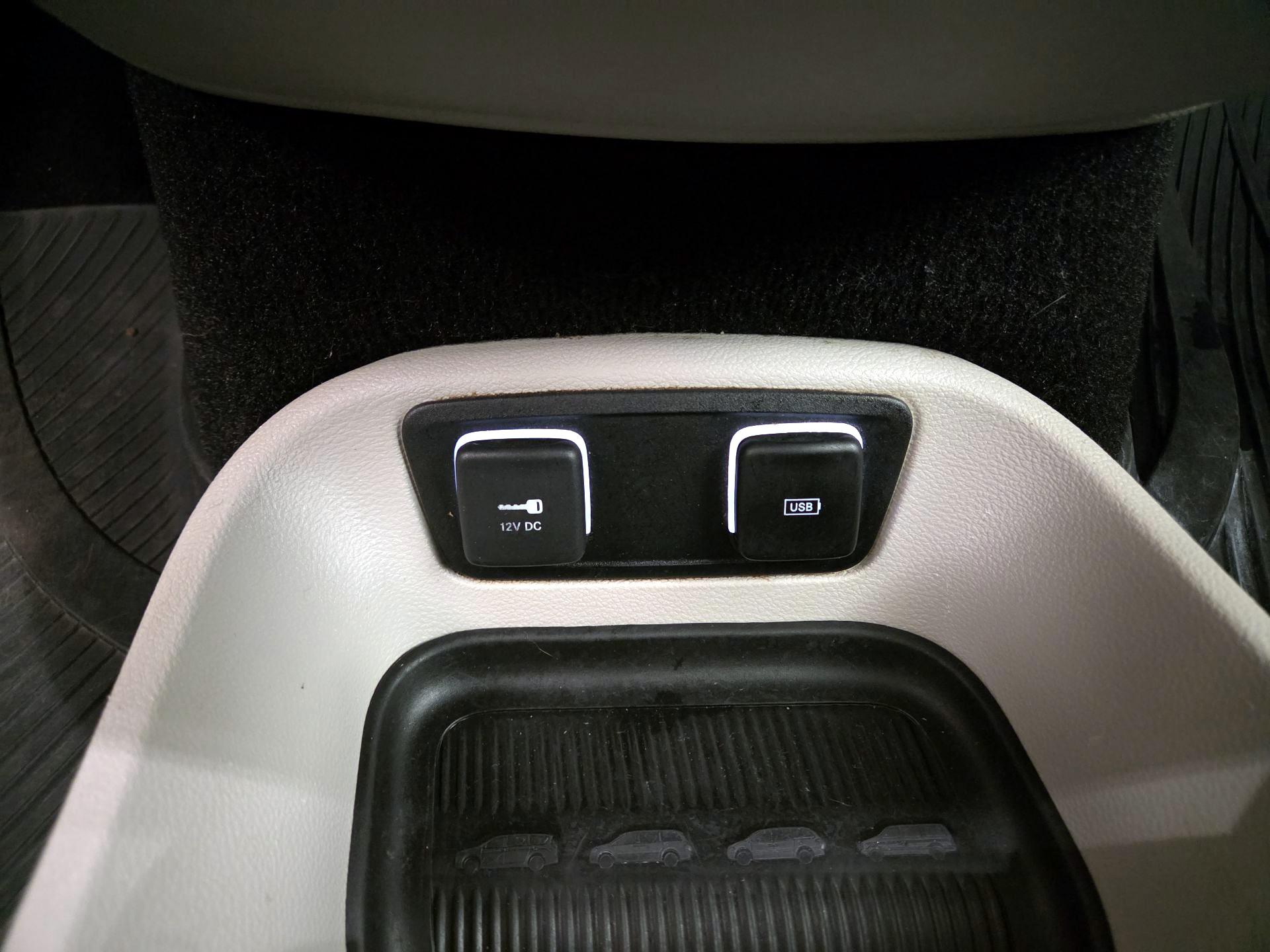 Thumbnail: 2020 Chrysler Pacifica - 18