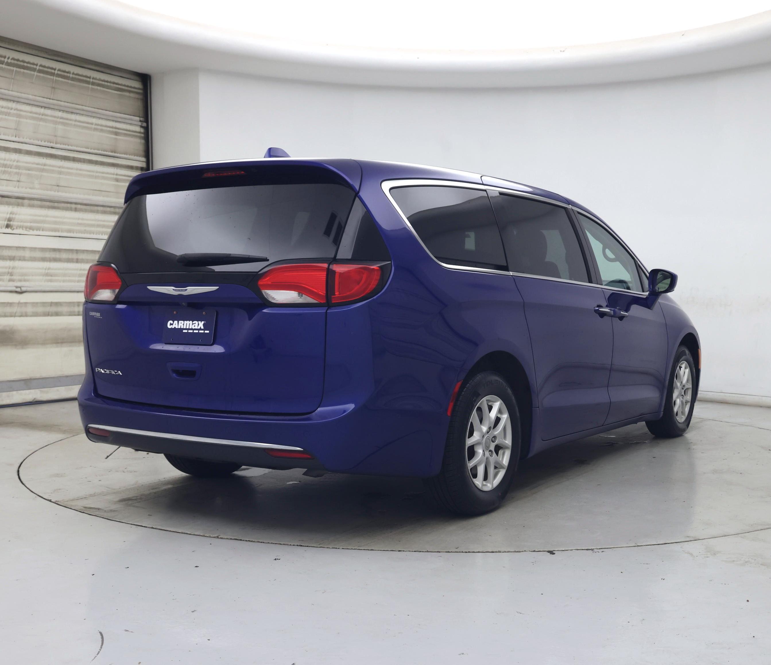 Thumbnail: 2020 Chrysler Pacifica - 8
