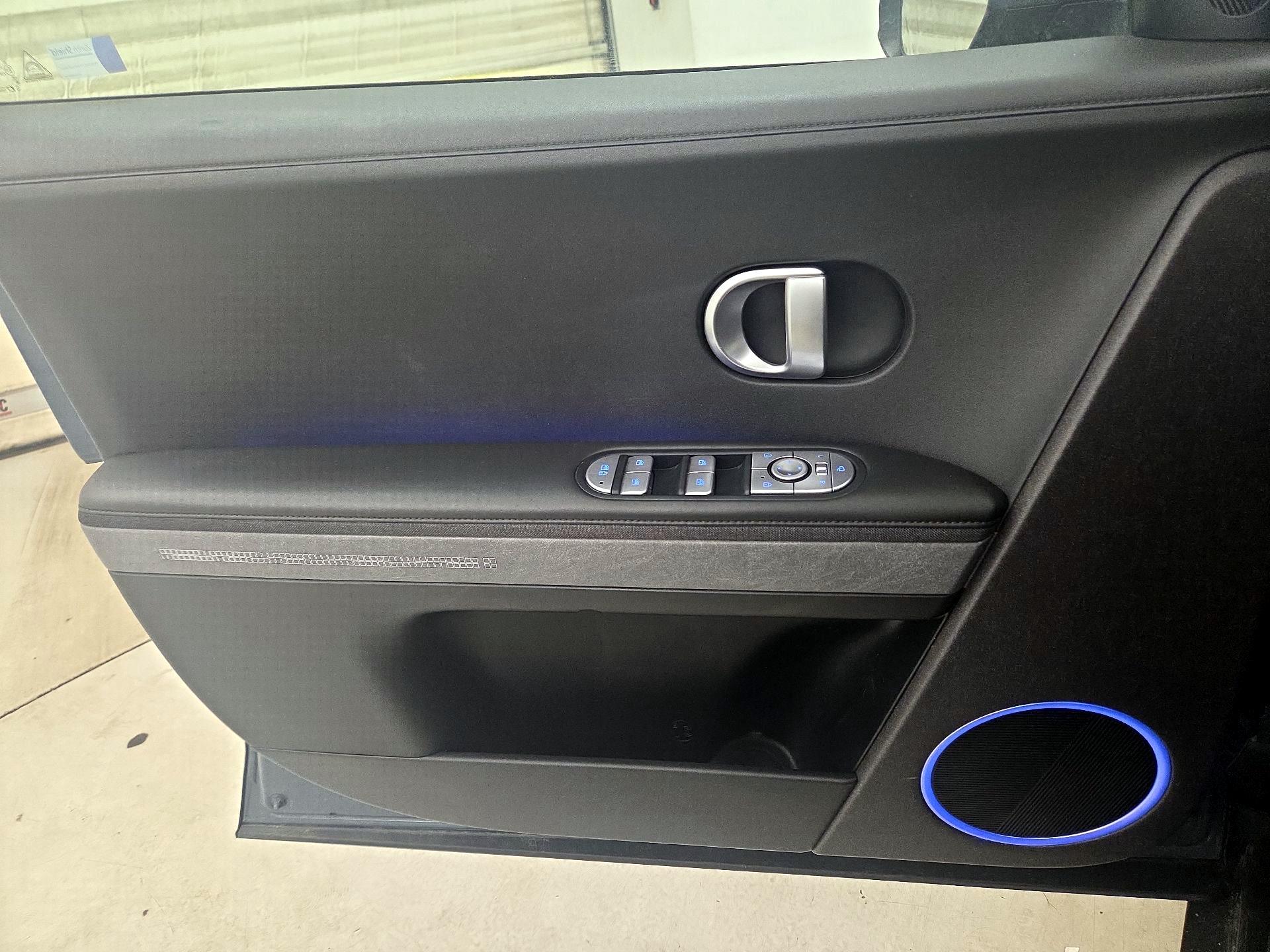 Thumbnail: 2022 Hyundai Ioniq 5 - 12