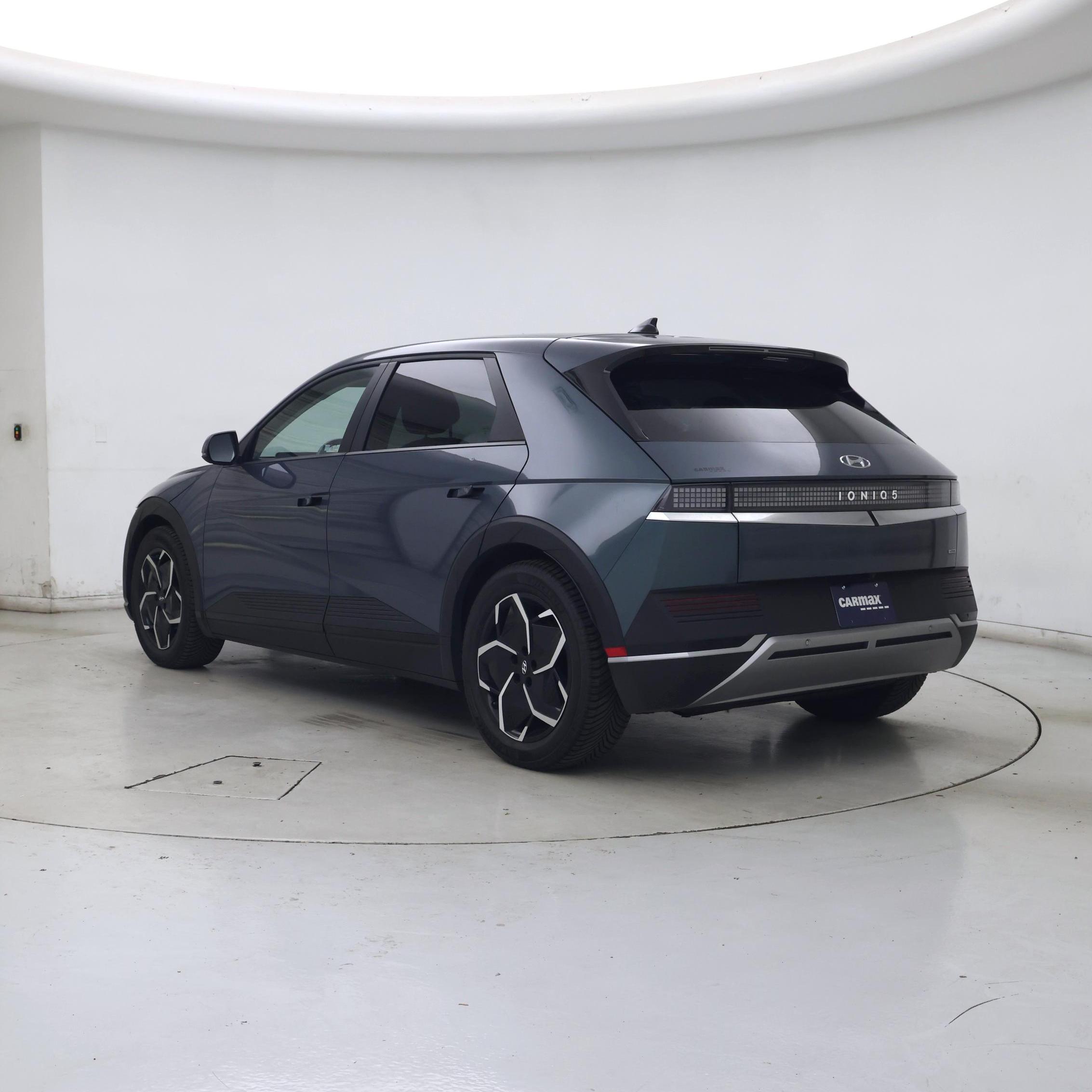 Thumbnail: 2022 Hyundai Ioniq 5 - 2