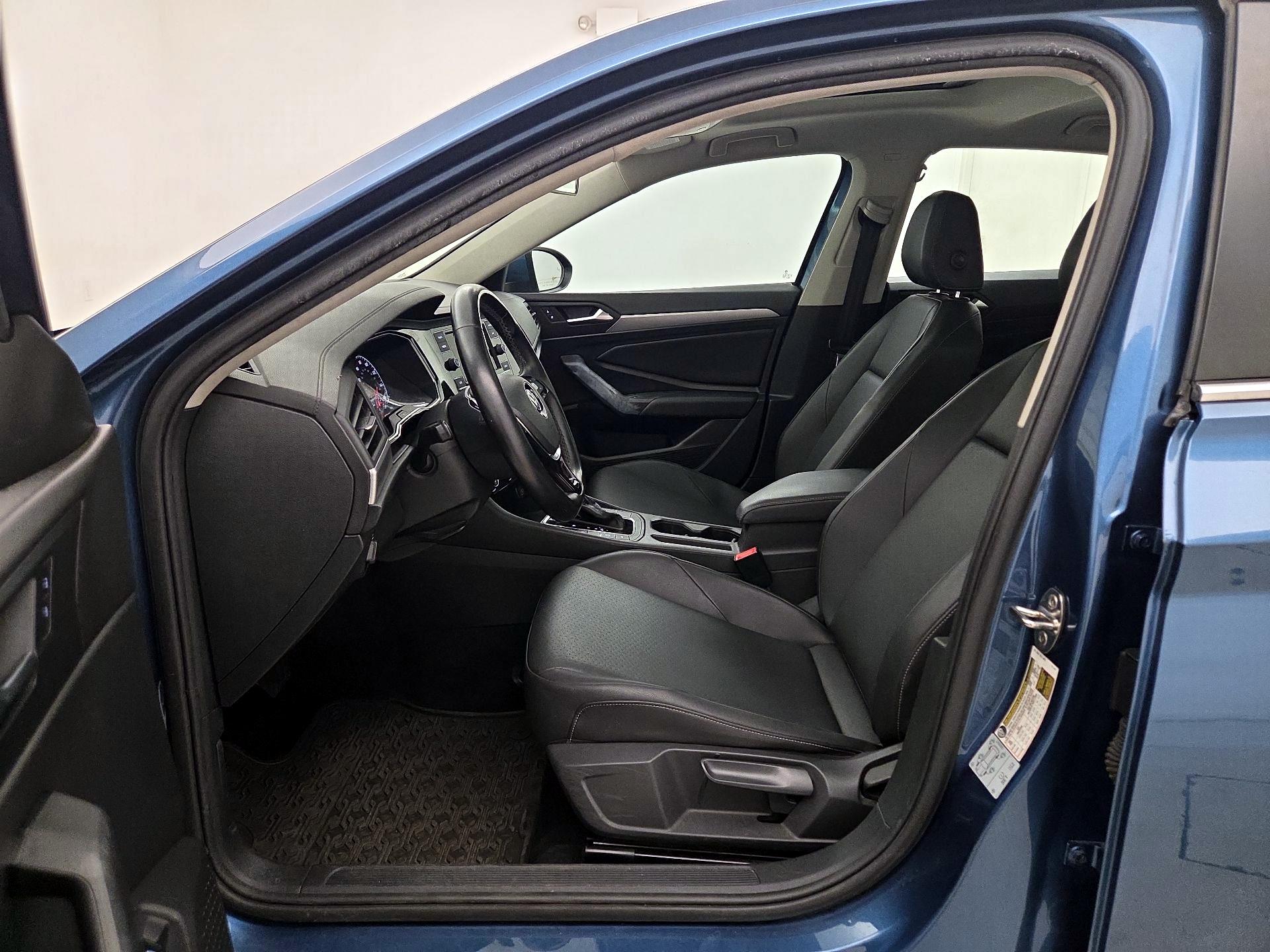 Thumbnail: 2019 Volkswagen Jetta - 11