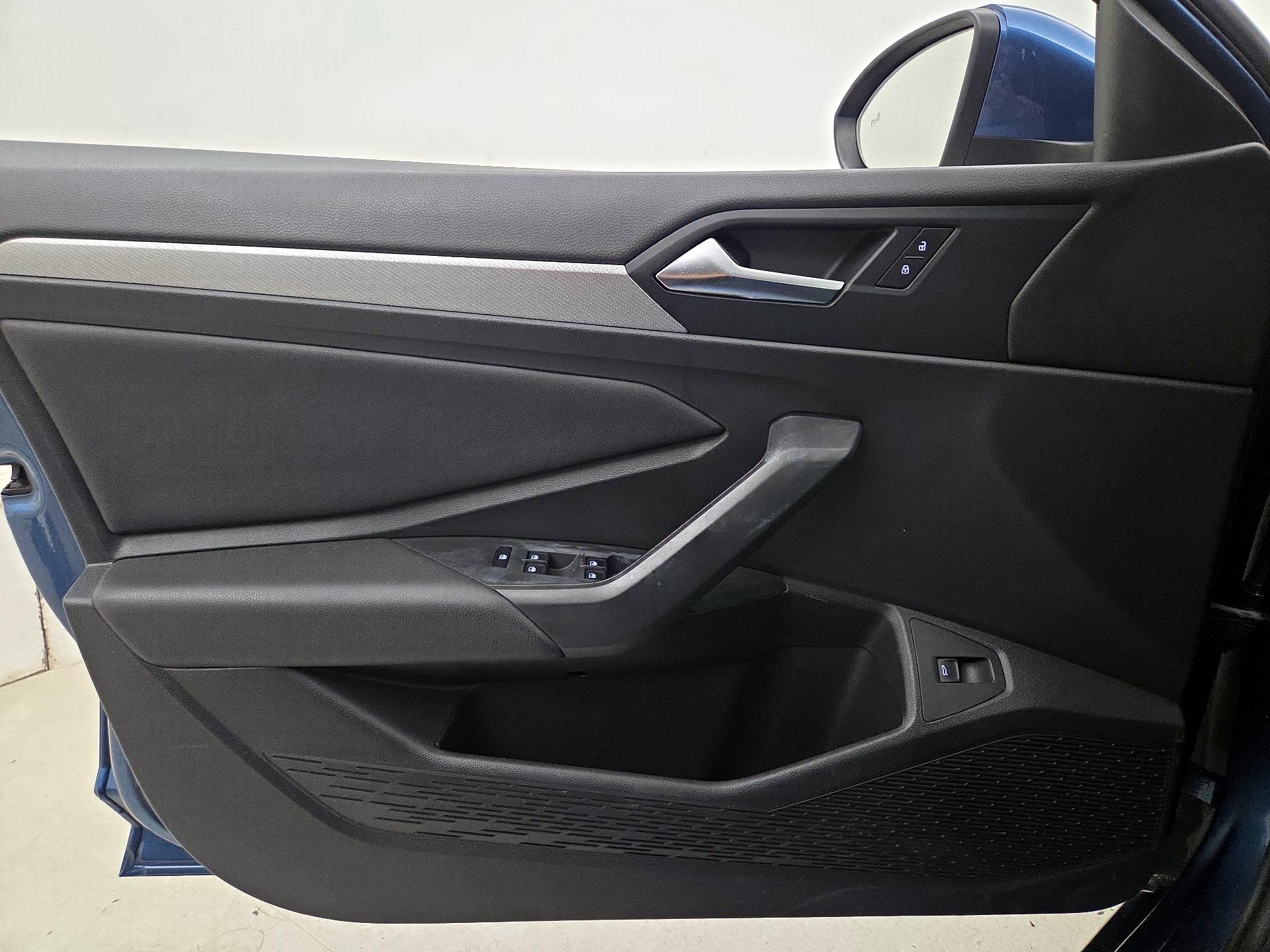 Thumbnail: 2019 Volkswagen Jetta - 12