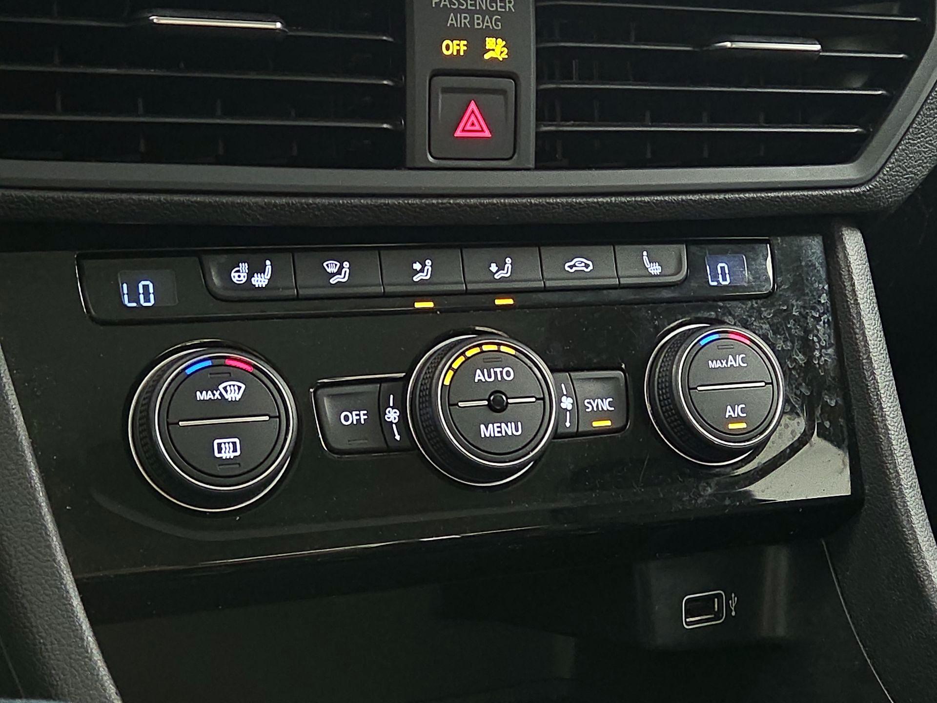 Thumbnail: 2019 Volkswagen Jetta - 16