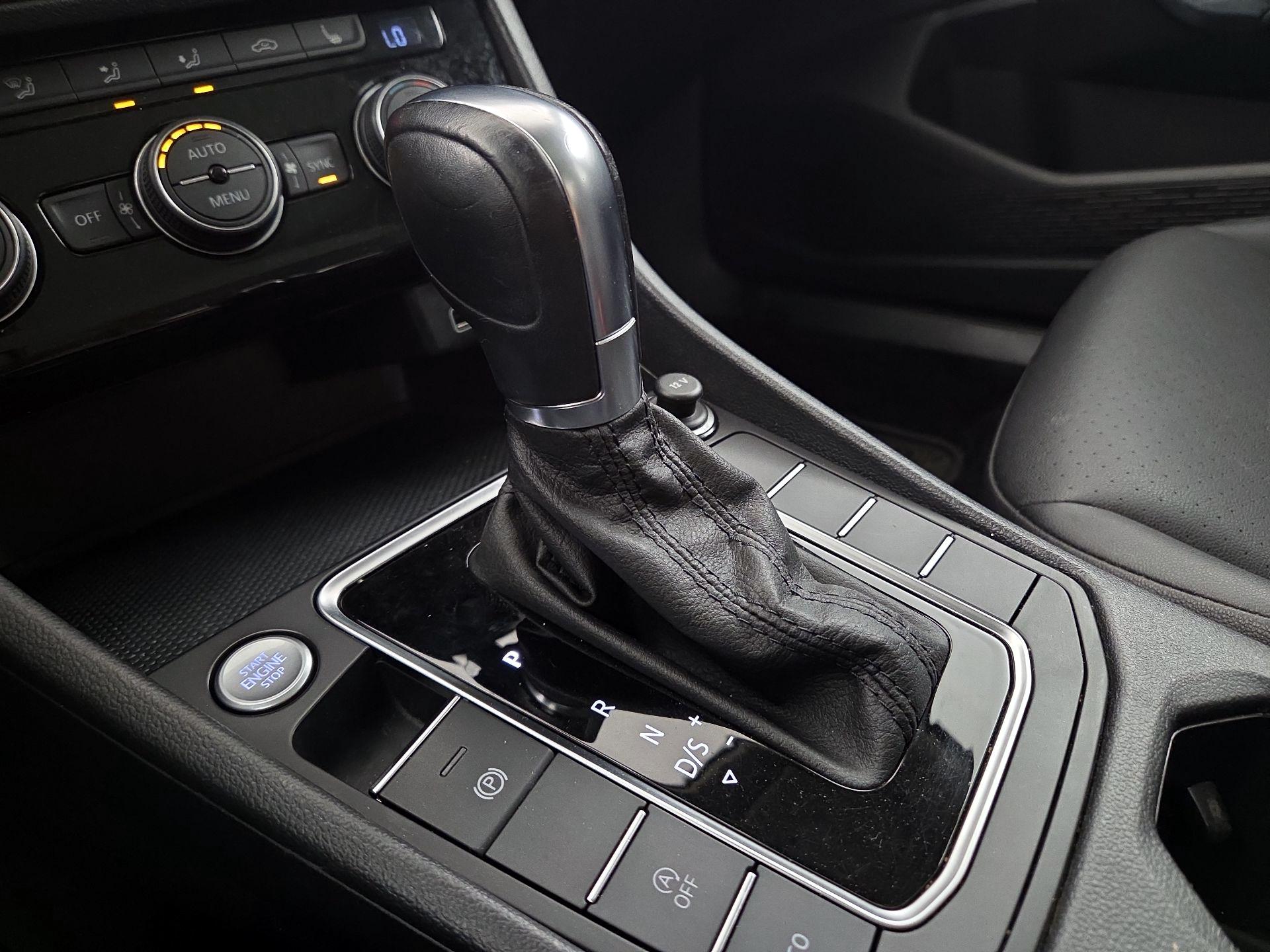 Thumbnail: 2019 Volkswagen Jetta - 17