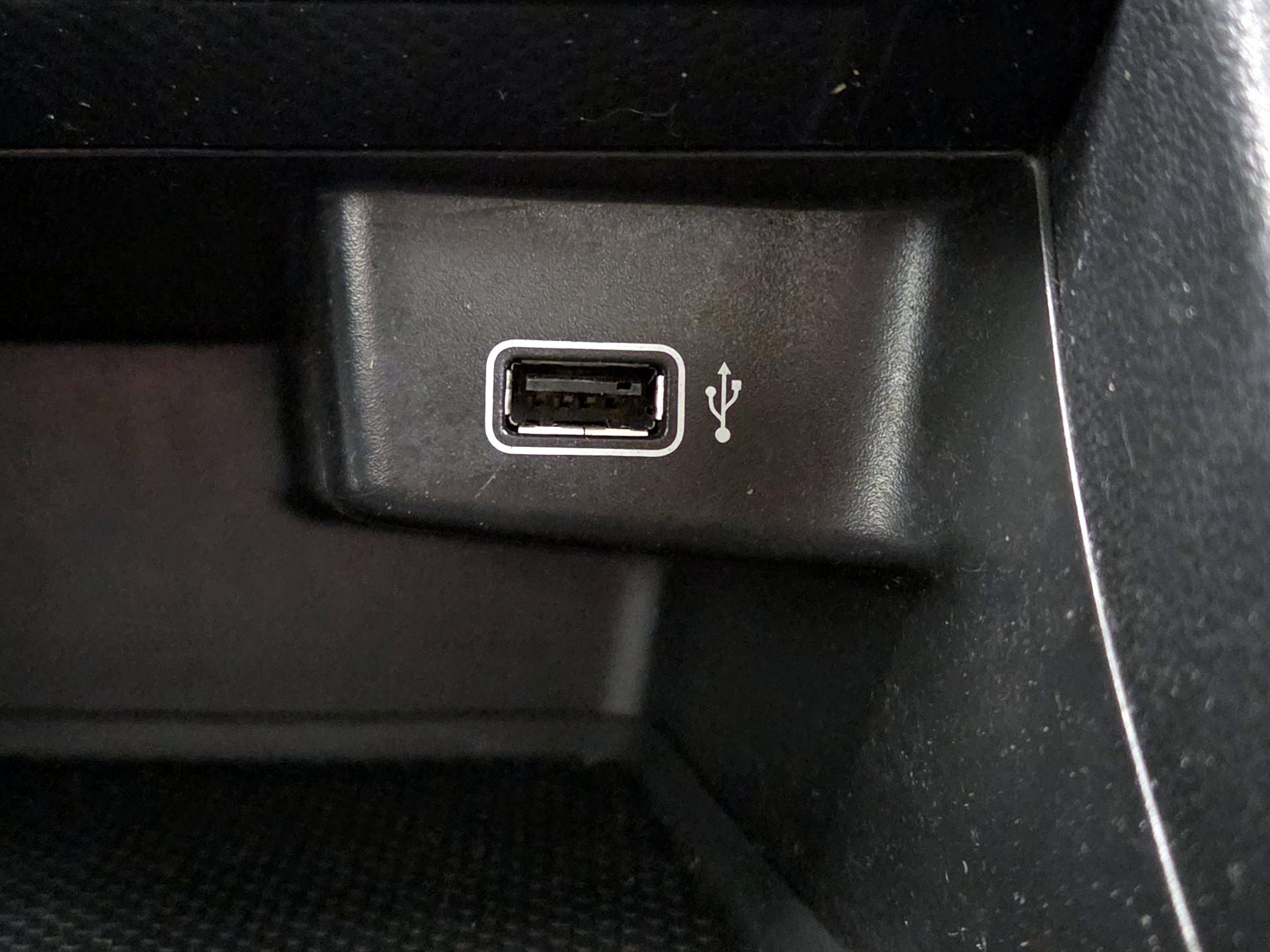Thumbnail: 2019 Volkswagen Jetta - 18