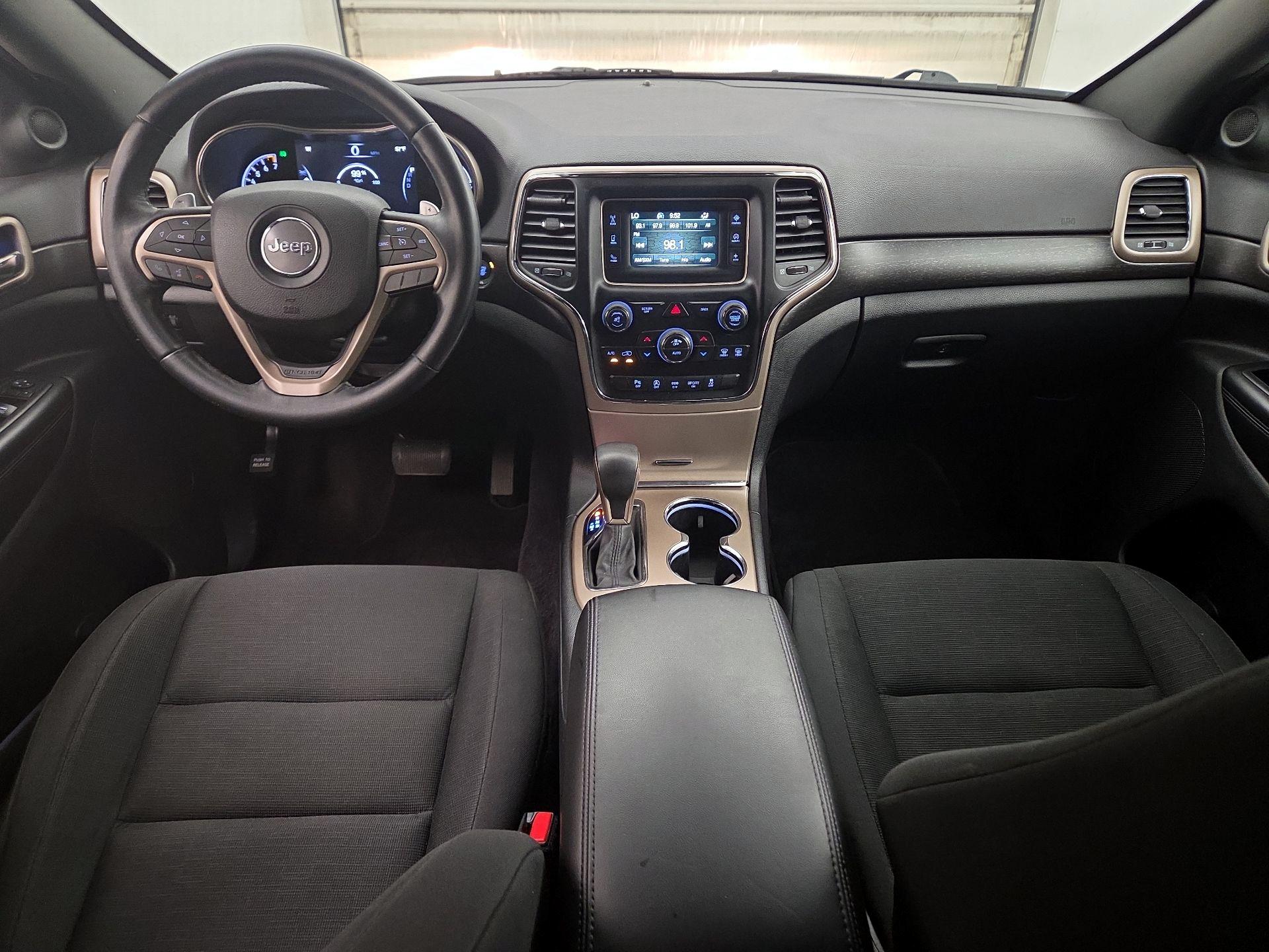 Thumbnail: 2017 Jeep Grand Cherokee - 9