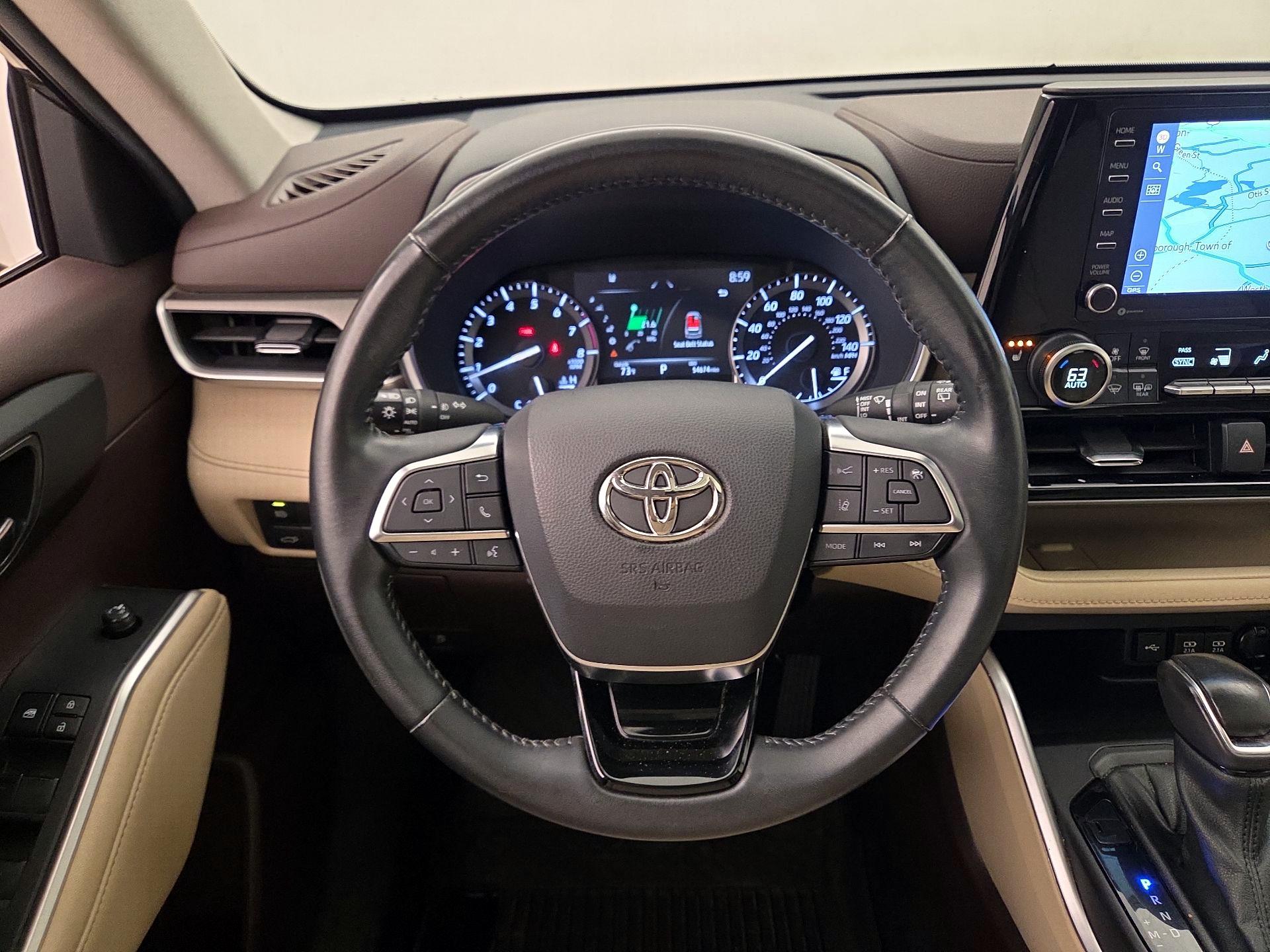 Thumbnail: 2021 Toyota Highlander - 10