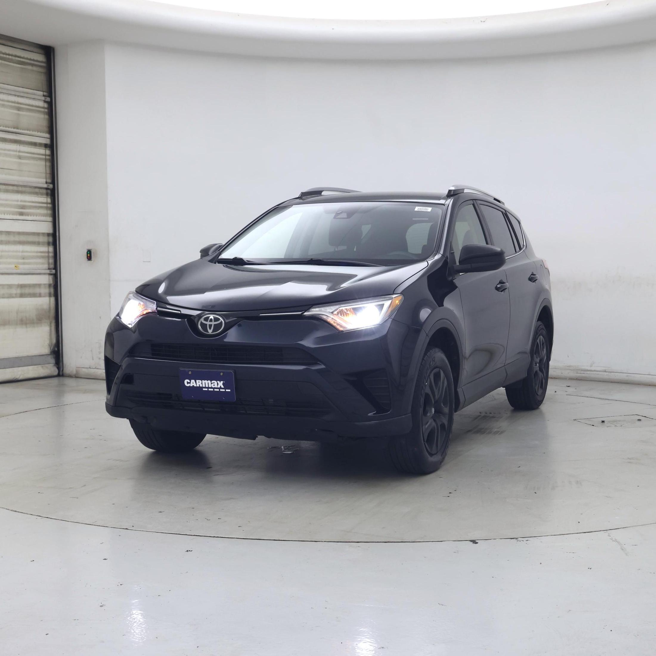 Thumbnail: 2017 Toyota RAV4 - 4