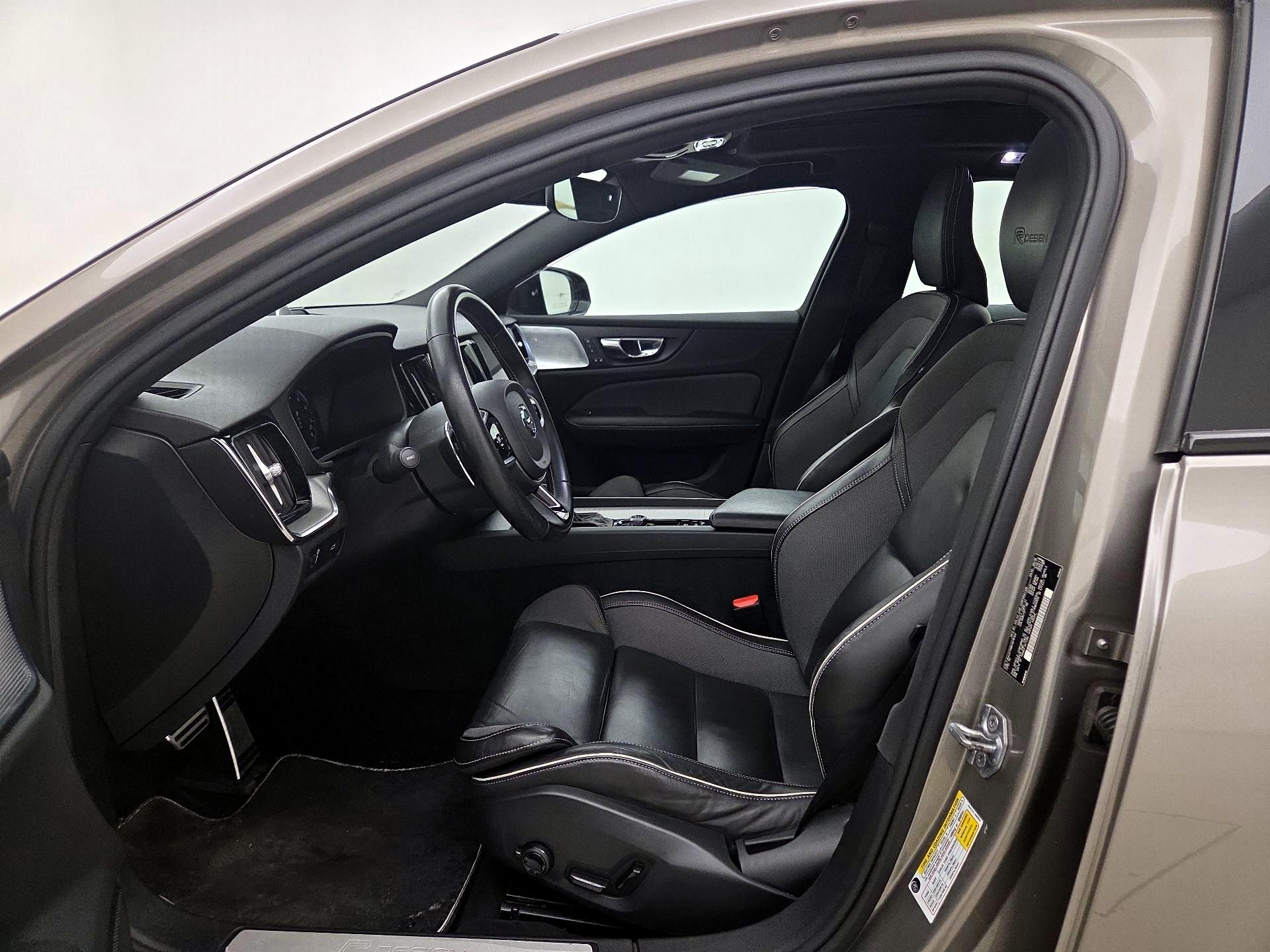 Thumbnail: 2019 Volvo S60 - 11