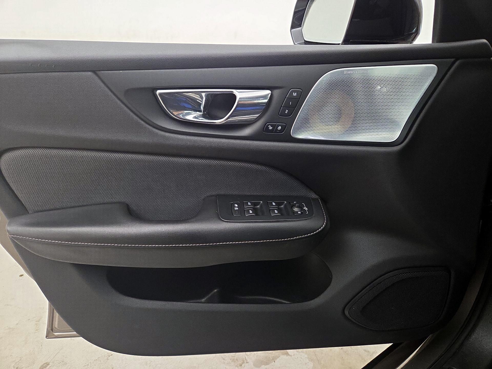 Thumbnail: 2019 Volvo S60 - 12