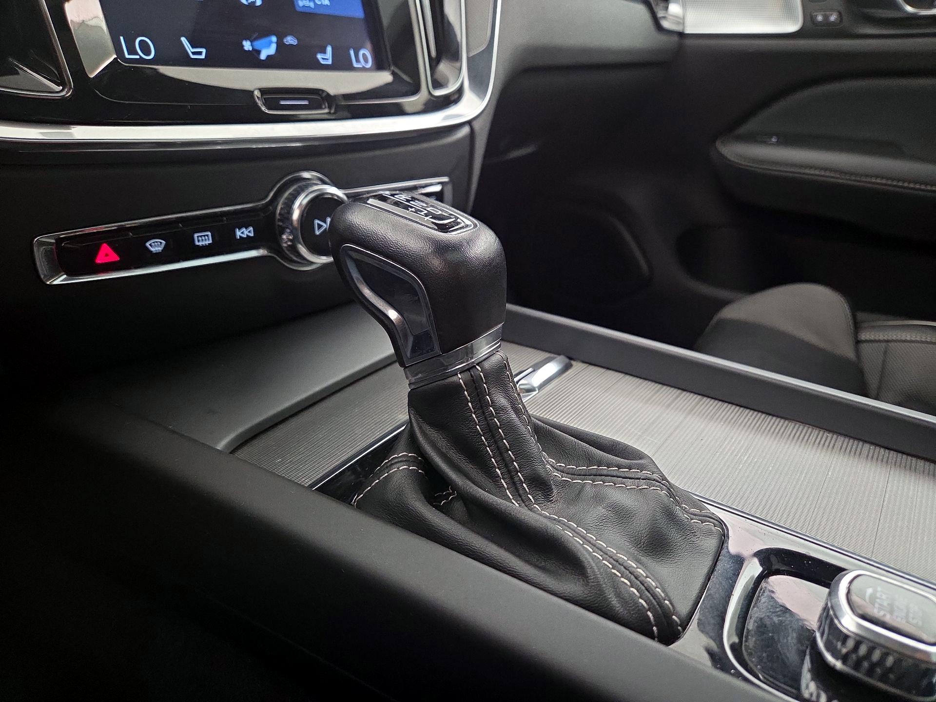Thumbnail: 2019 Volvo S60 - 18