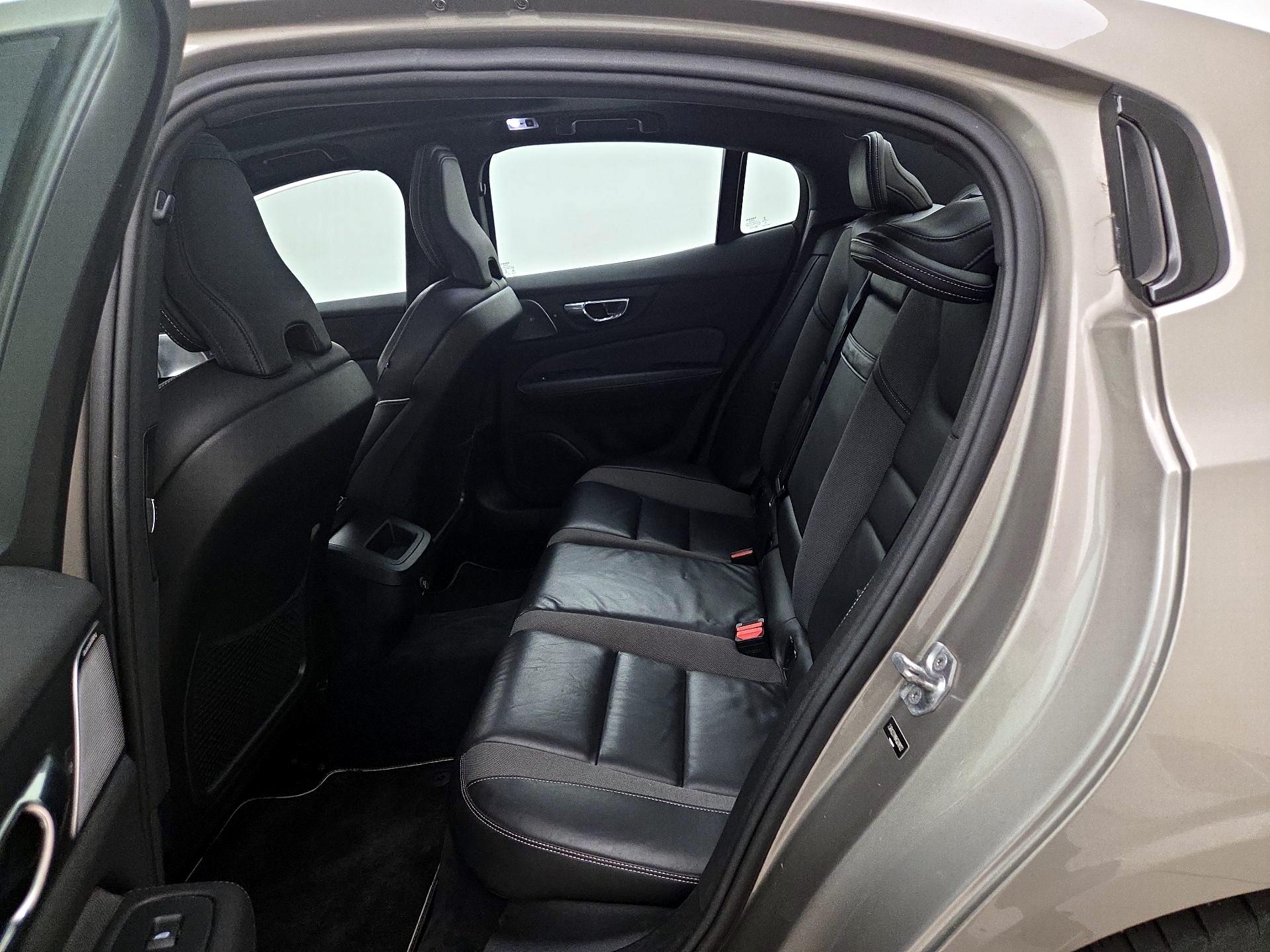 Thumbnail: 2019 Volvo S60 - 20