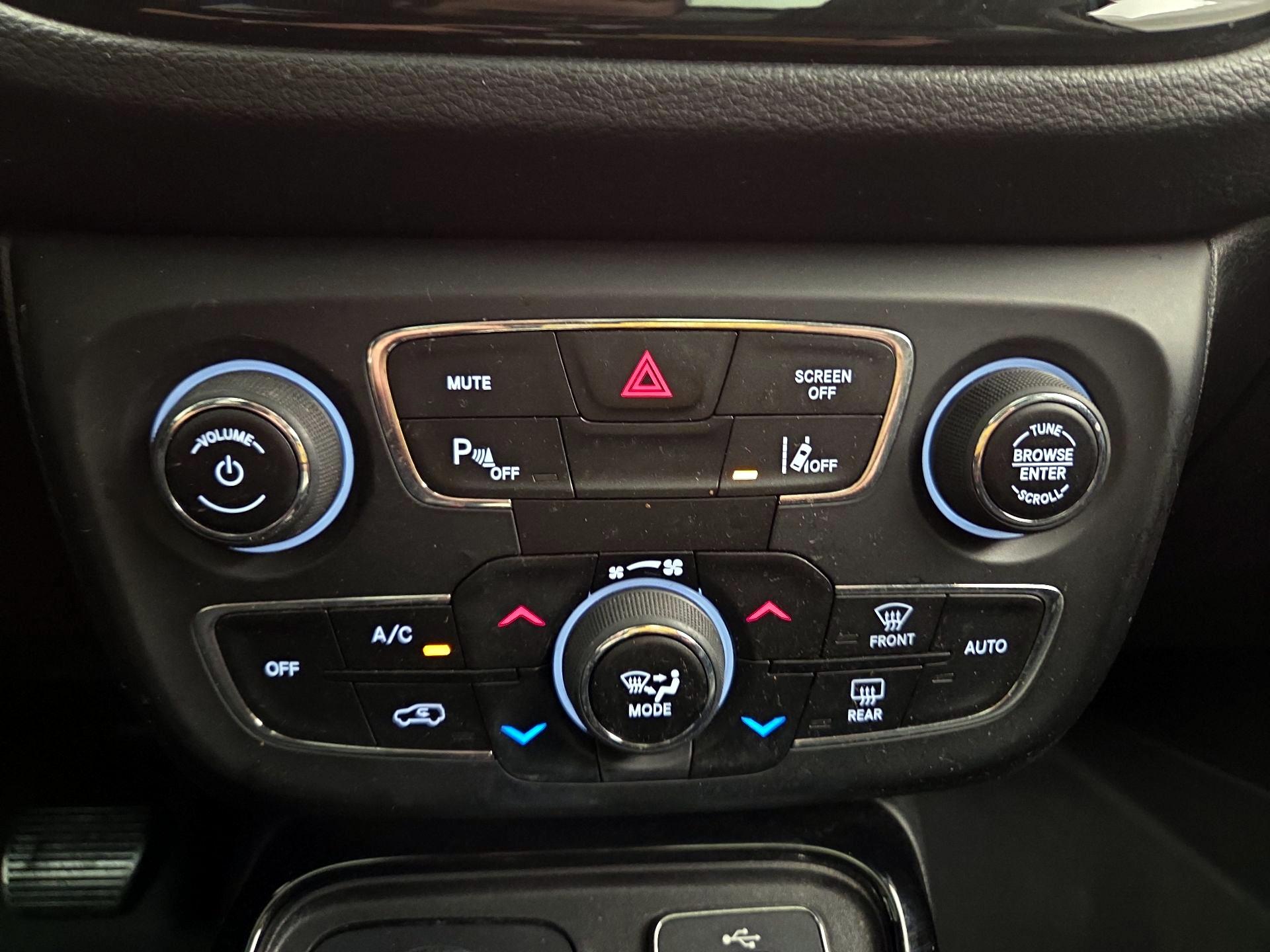 Thumbnail: 2018 Jeep Compass - 17
