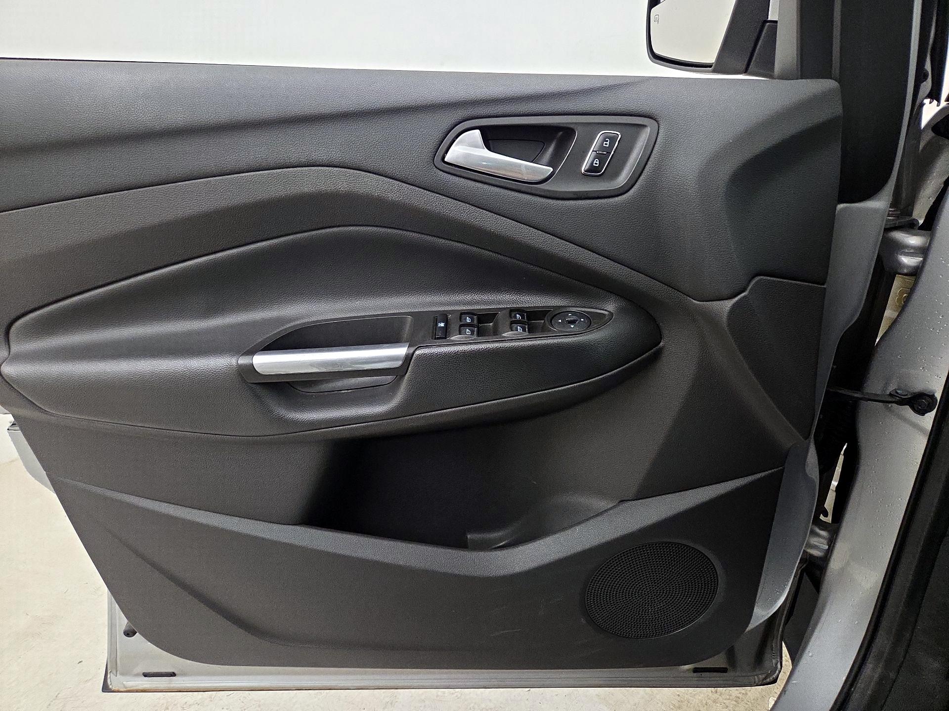 Thumbnail: 2016 Ford Escape - 12