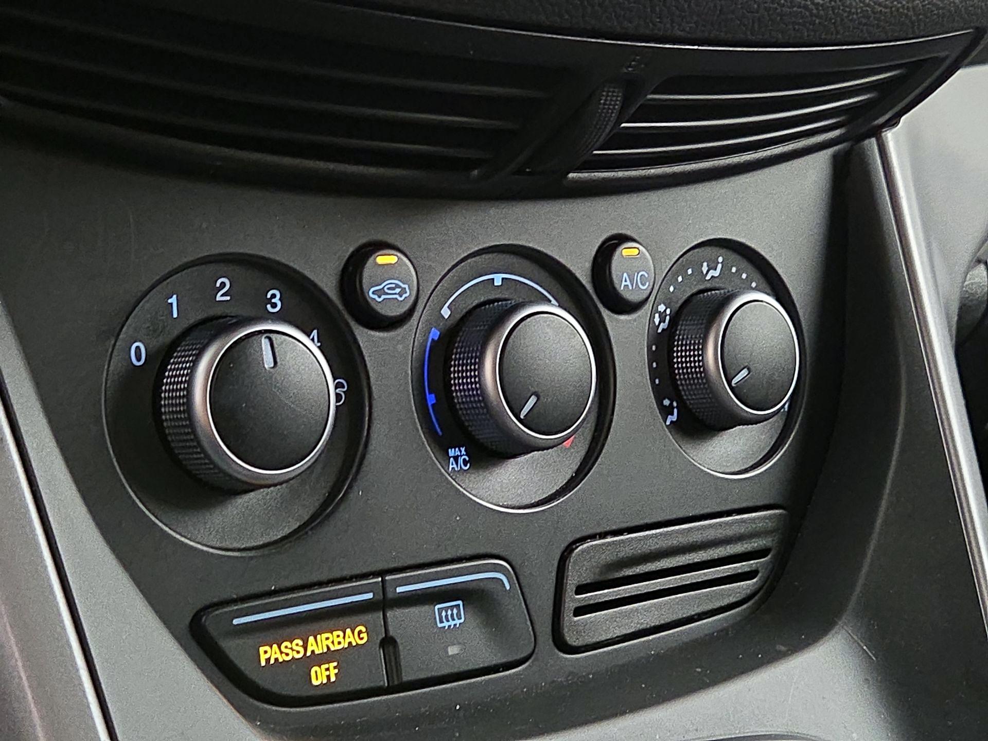 Thumbnail: 2016 Ford Escape - 16