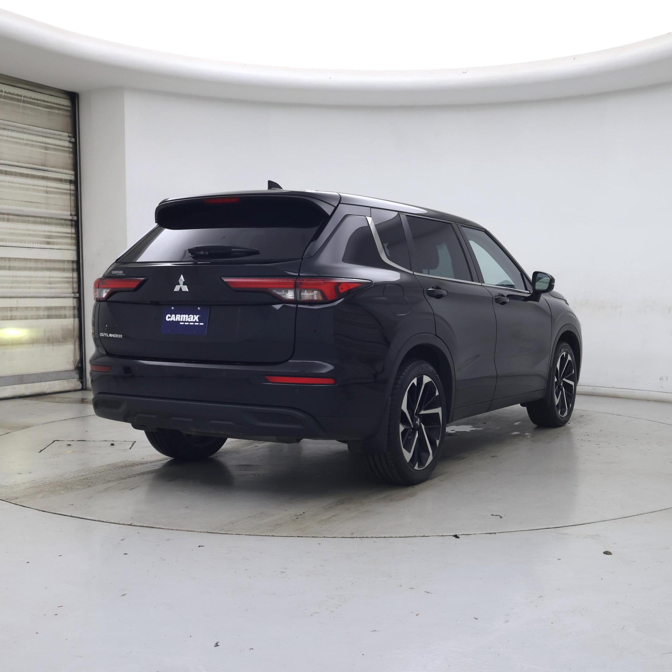 Thumbnail: 2022 Mitsubishi Outlander - 8
