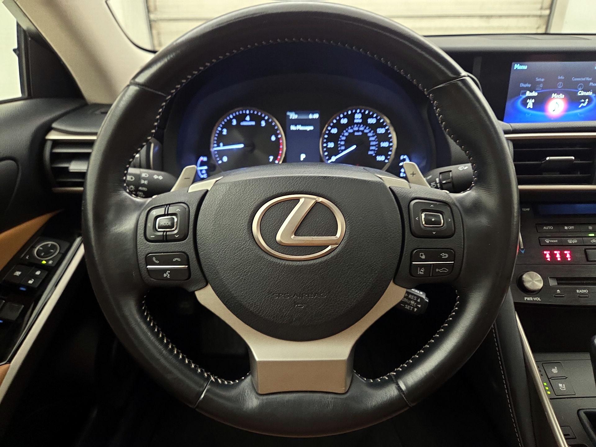 Thumbnail: 2017 Lexus IS - 10