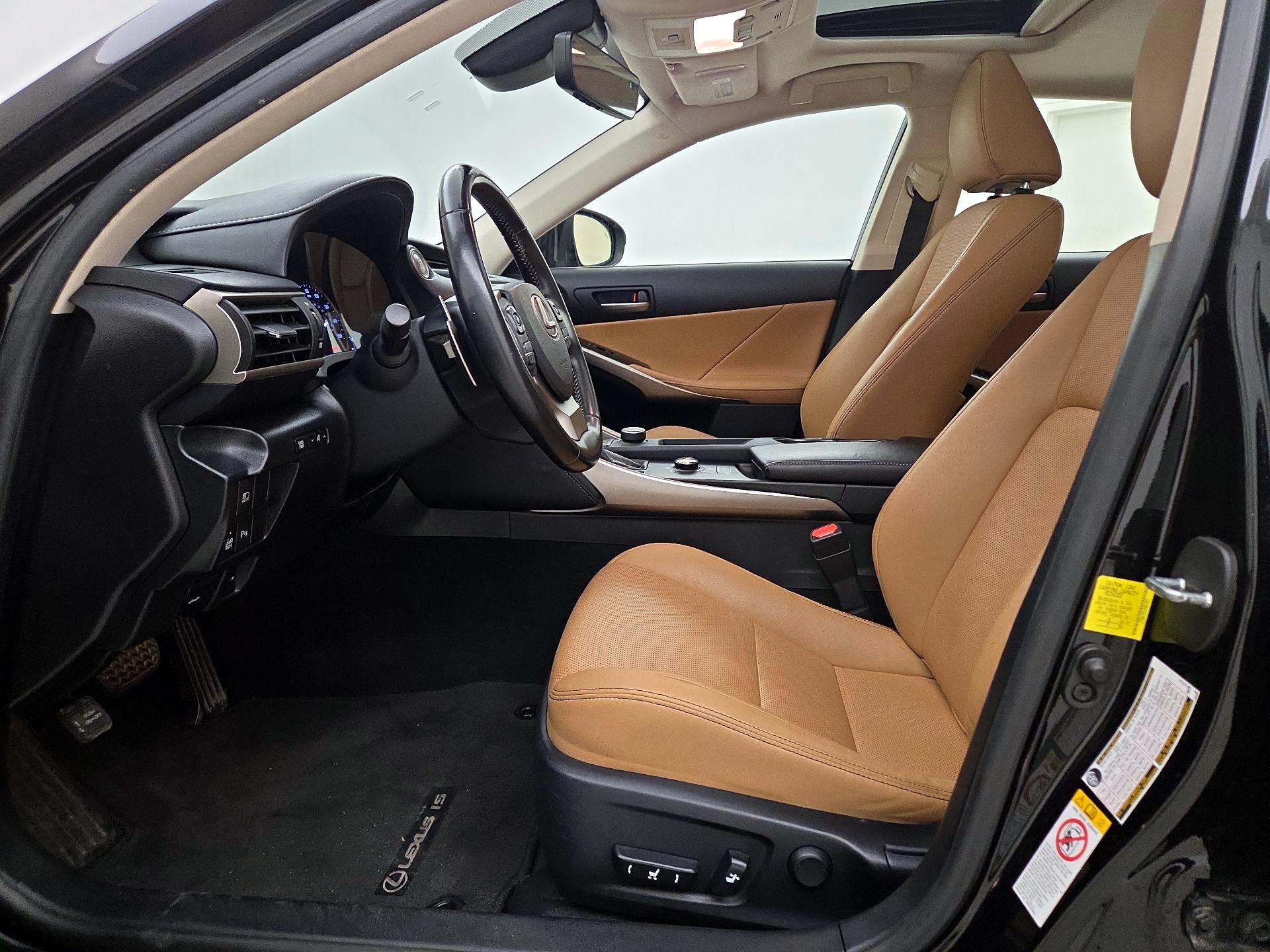 Thumbnail: 2017 Lexus IS - 11