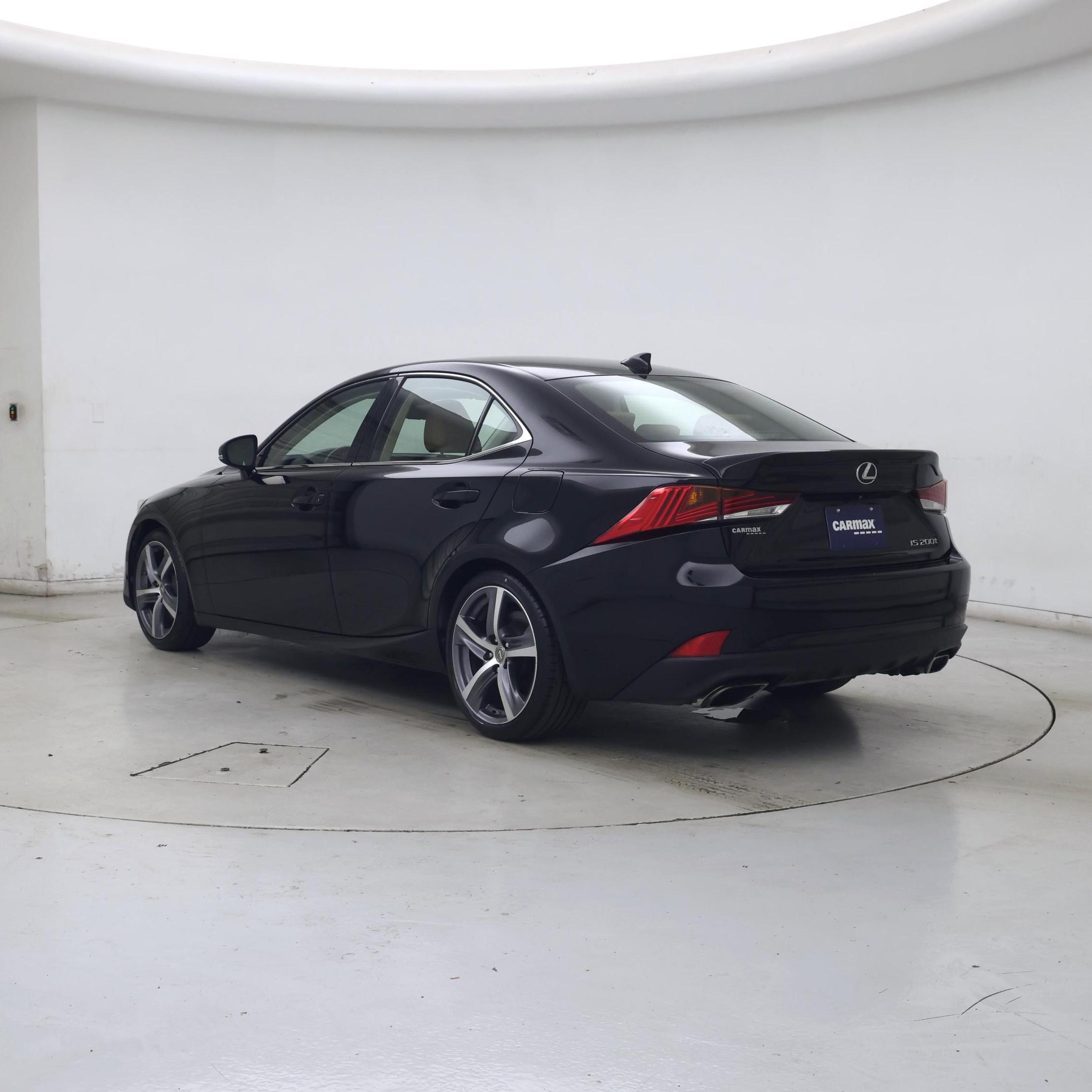 Thumbnail: 2017 Lexus IS - 2