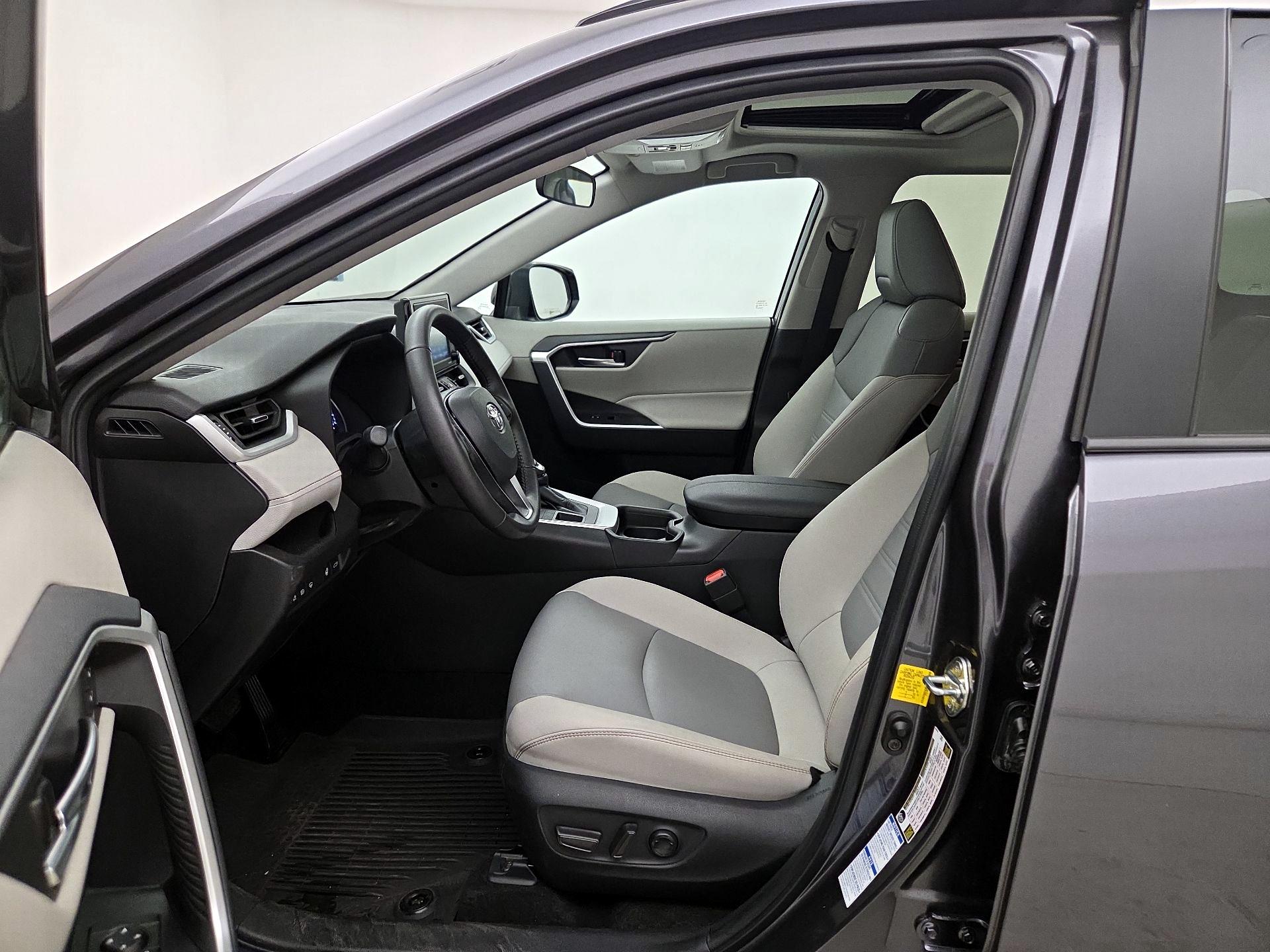 Thumbnail: 2021 Toyota RAV4 - 11