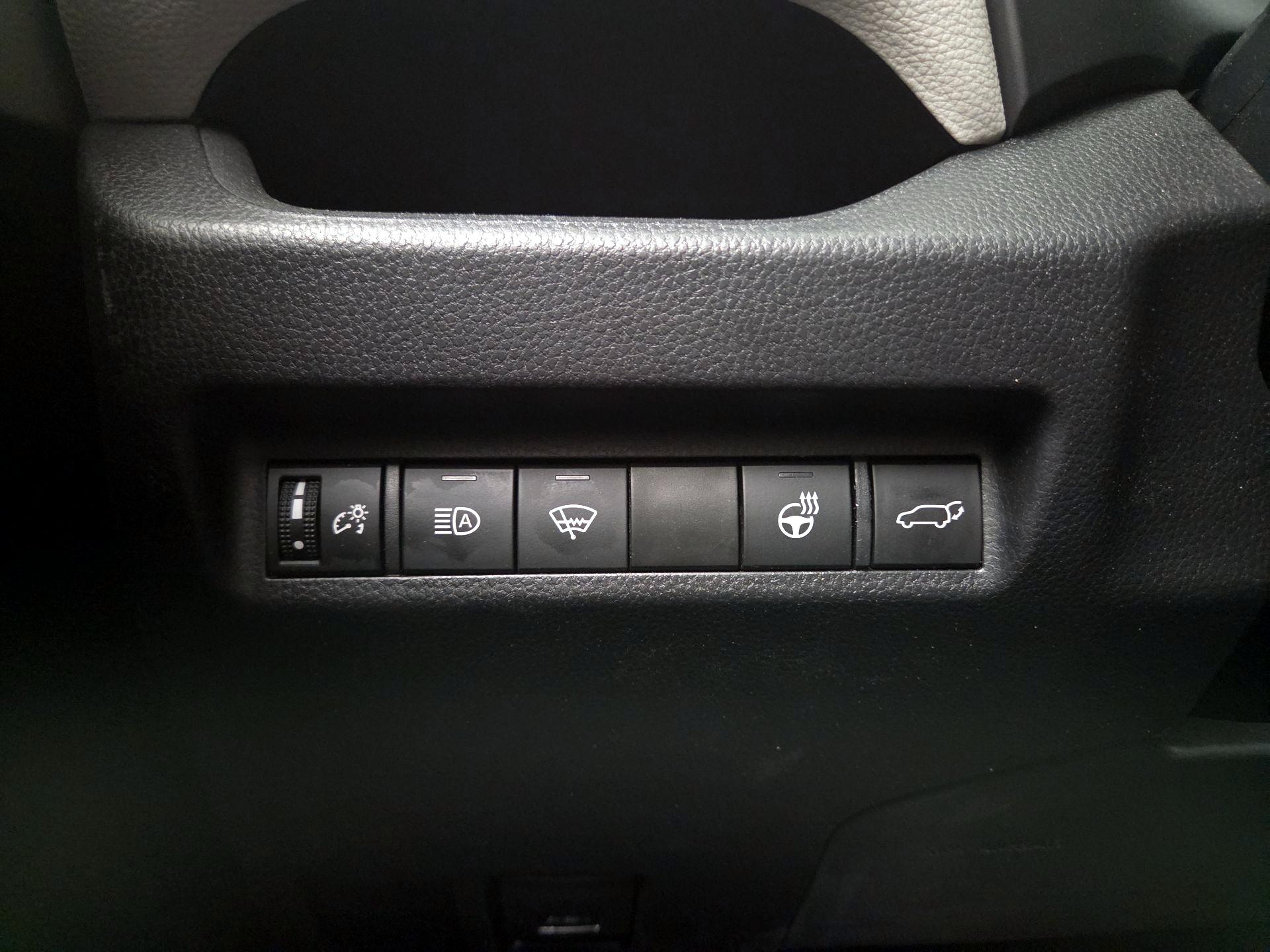 Thumbnail: 2021 Toyota RAV4 - 13