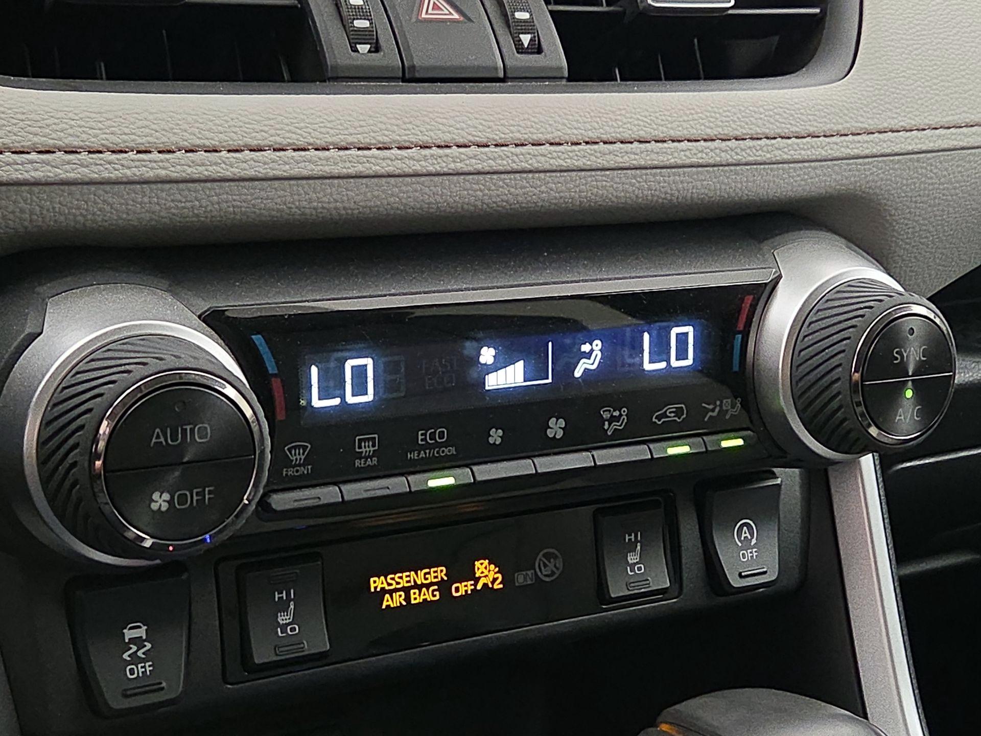 Thumbnail: 2021 Toyota RAV4 - 16