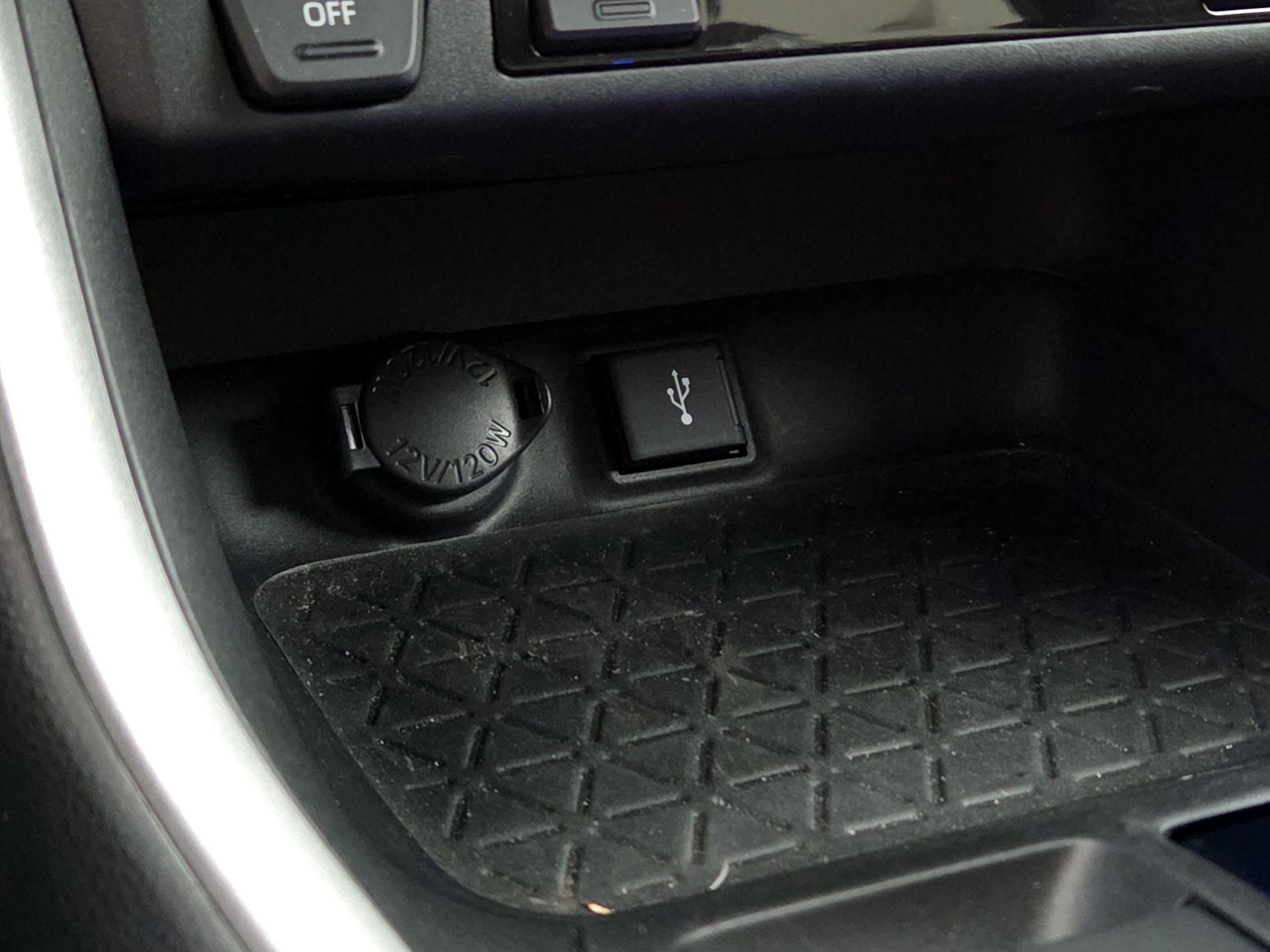 Thumbnail: 2021 Toyota RAV4 - 18
