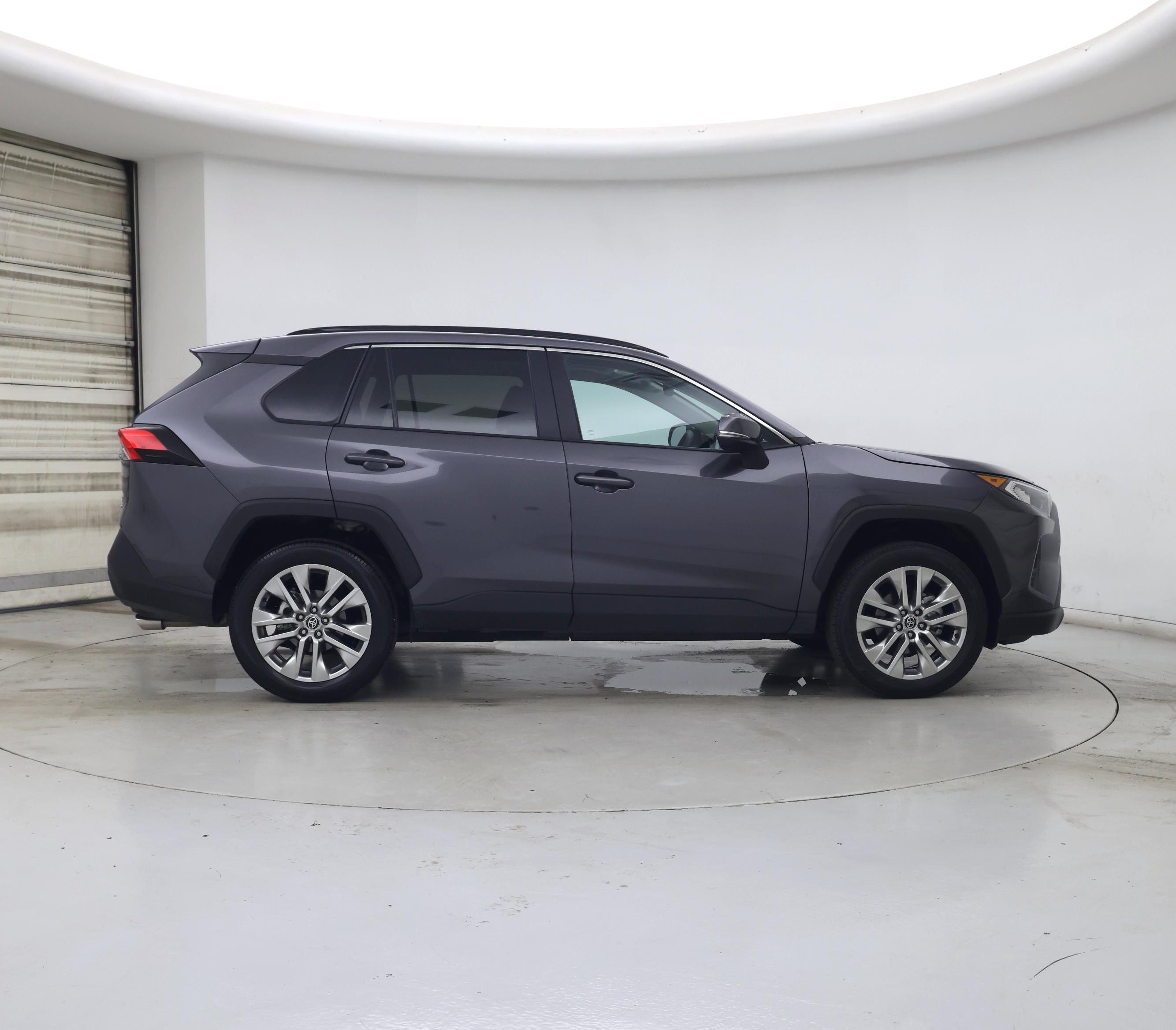 Thumbnail: 2021 Toyota RAV4 - 7