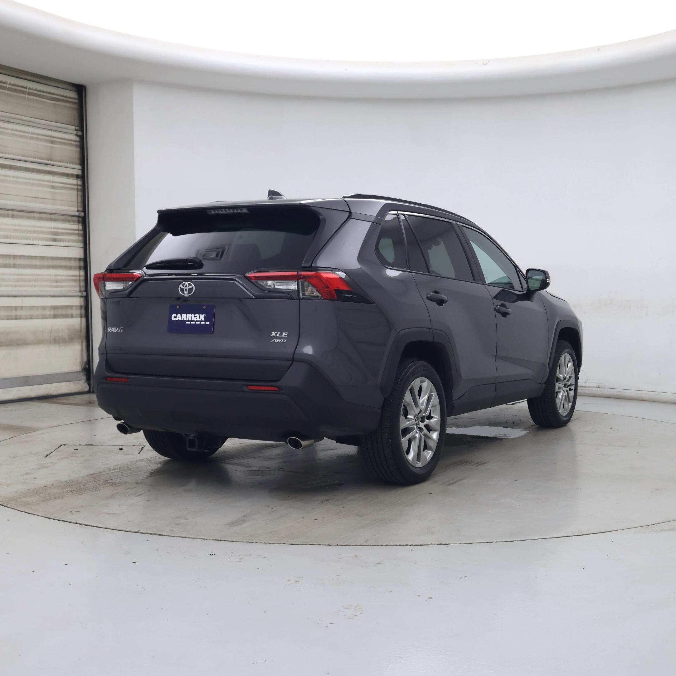 Thumbnail: 2021 Toyota RAV4 - 8
