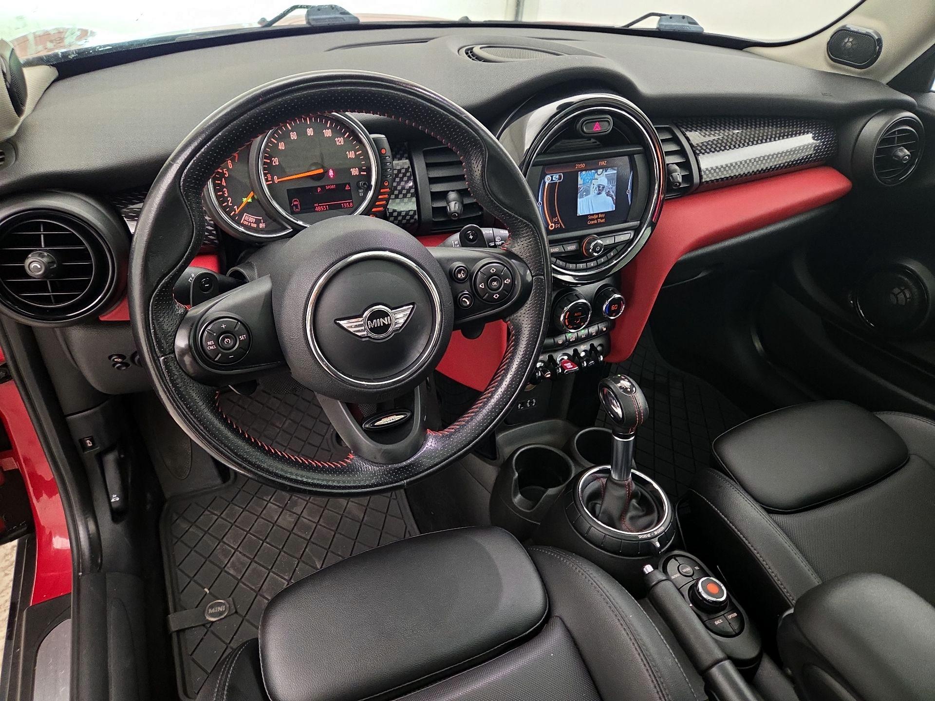 Thumbnail: 2017 MINI Cooper Hardtop - 9