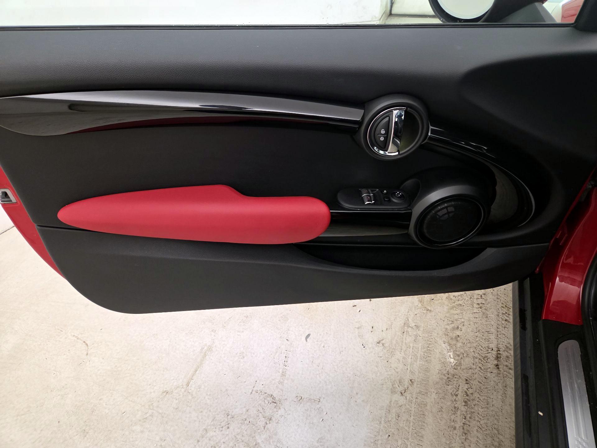 Thumbnail: 2017 MINI Cooper Hardtop - 12