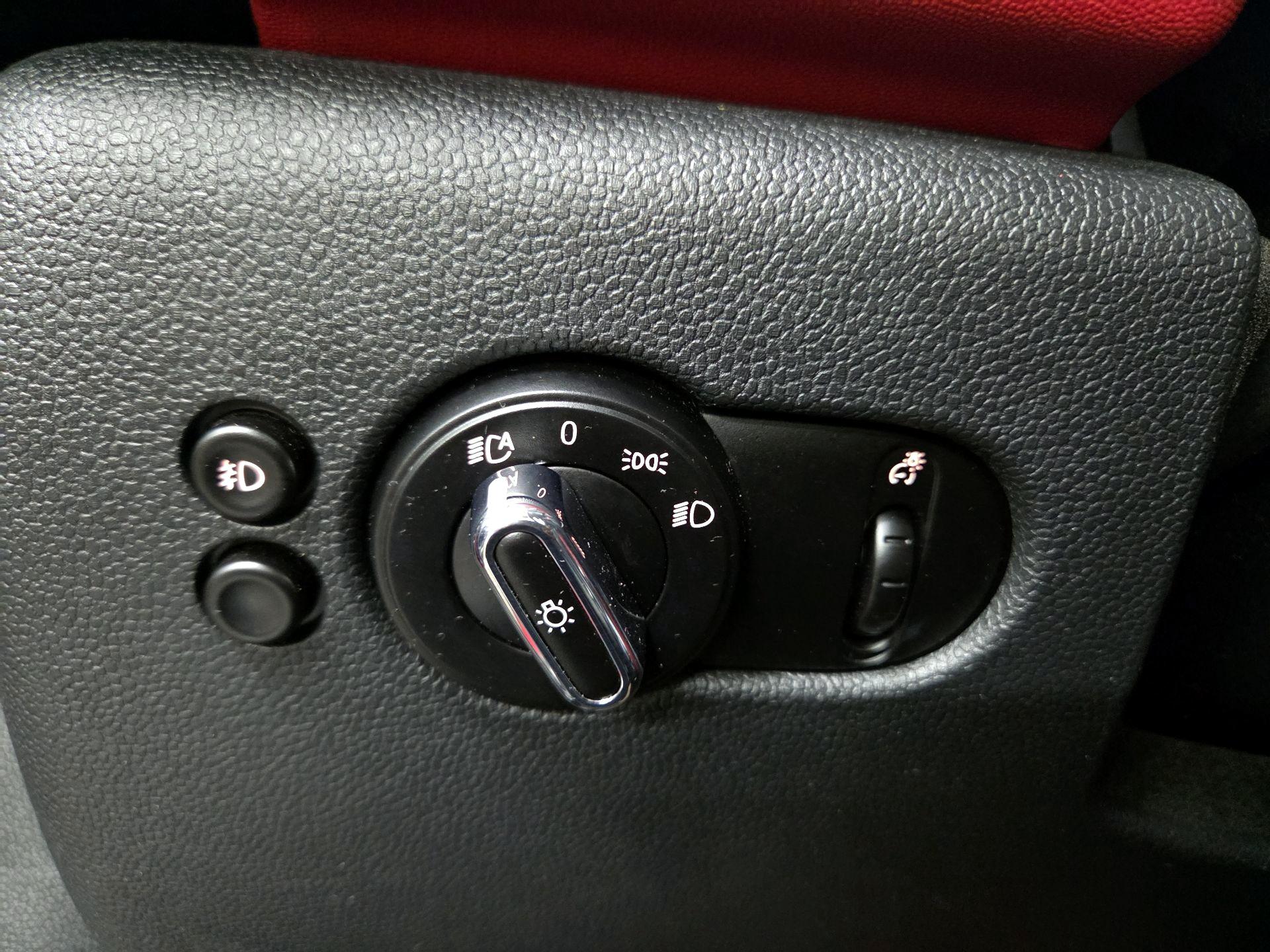Thumbnail: 2017 MINI Cooper Hardtop - 13